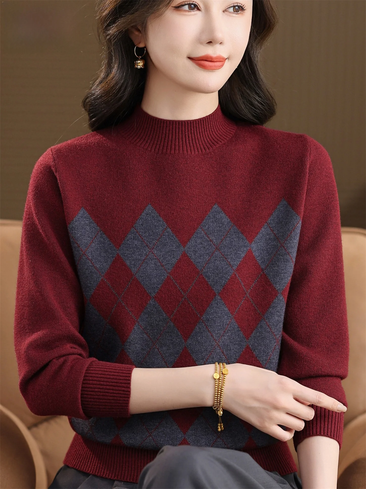 Ретро ромбовидный узор, трикотажная шерстяная свободная основа, весенне-осенний женский модный теплый топ для среднего возраста...
Ретро ромбовидный узор, трикотажная шерстяная свободная основа, весенне-осенний женский модный теплый топ для среднего возраста...