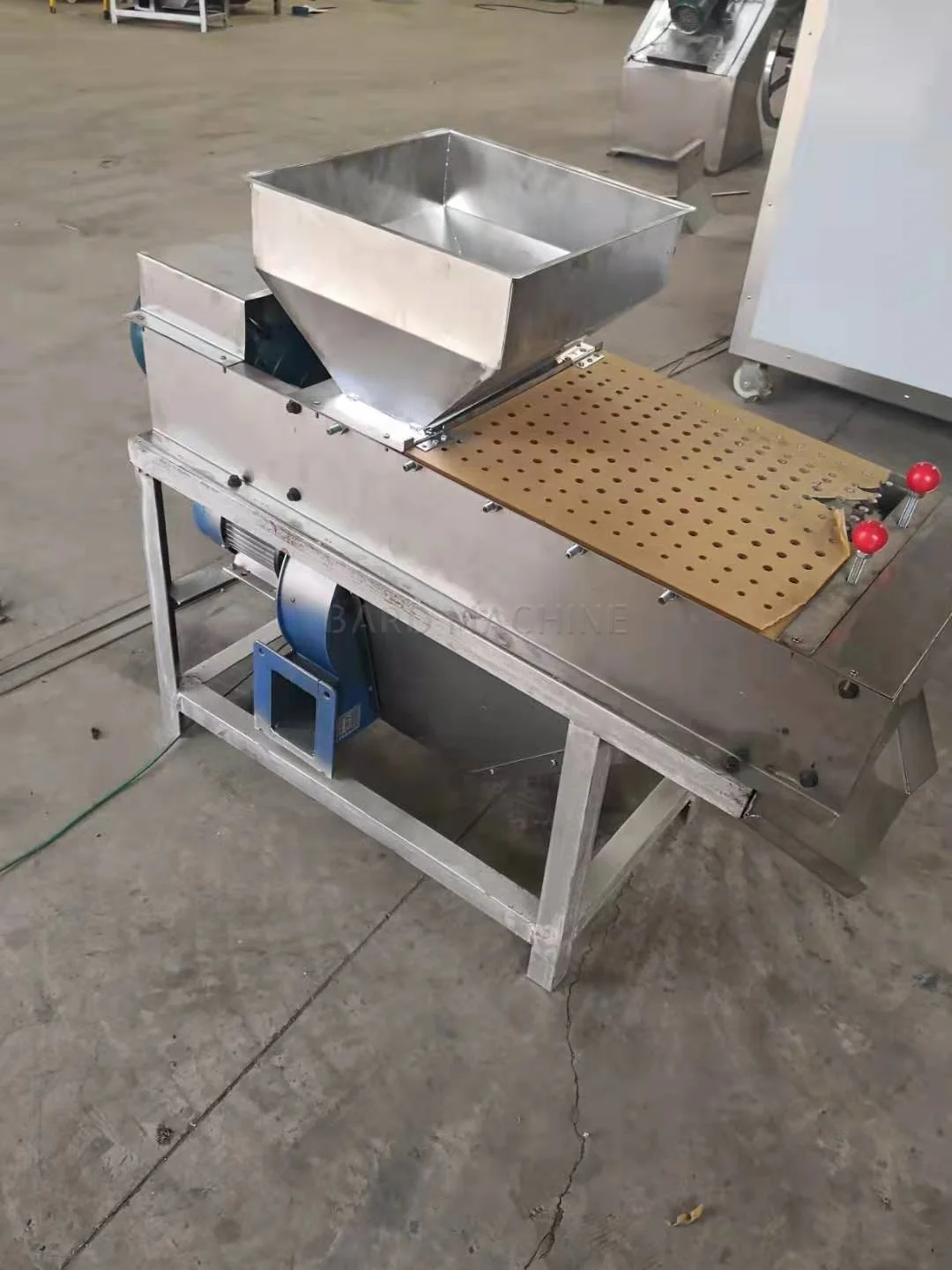Hot Selling Roasted Peanut Peeling Machine Peanut Peeling Machine Price Peanut Skin Peeler Manufacturer
Hot Selling Roasted Peanut Peeling Machine Peanut Peeling Machine Price Peanut Skin Peeler Manufacturer