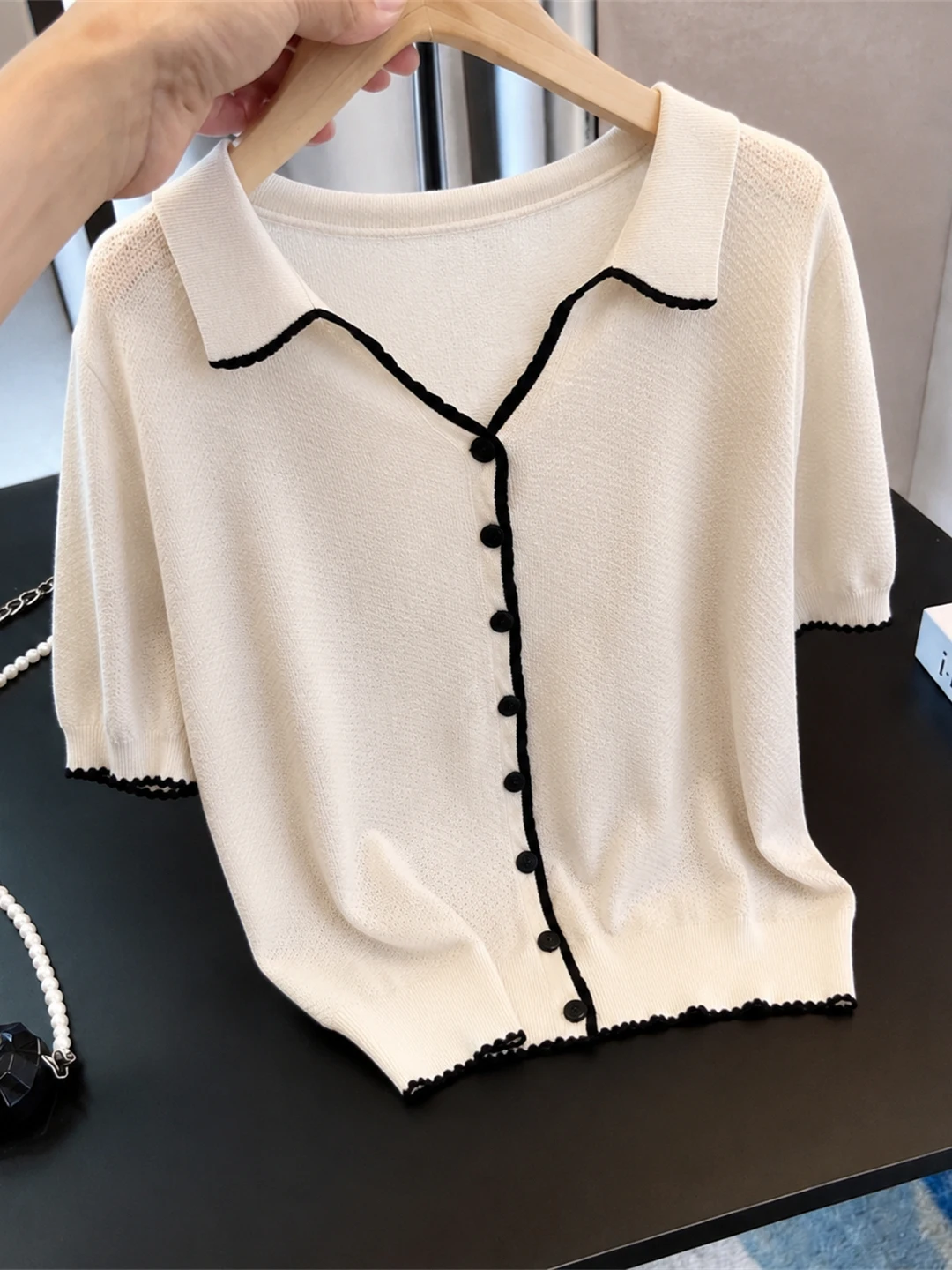 Korean Style Neck Knitted Shirt Short Sleeve Color Block Versatile Summer Top Commute Design Sensation Small Shirt
Korean Style Neck Knitted Shirt Short Sleeve Color Block Versatile Summer Top Commute Design Sensation Small Shirt