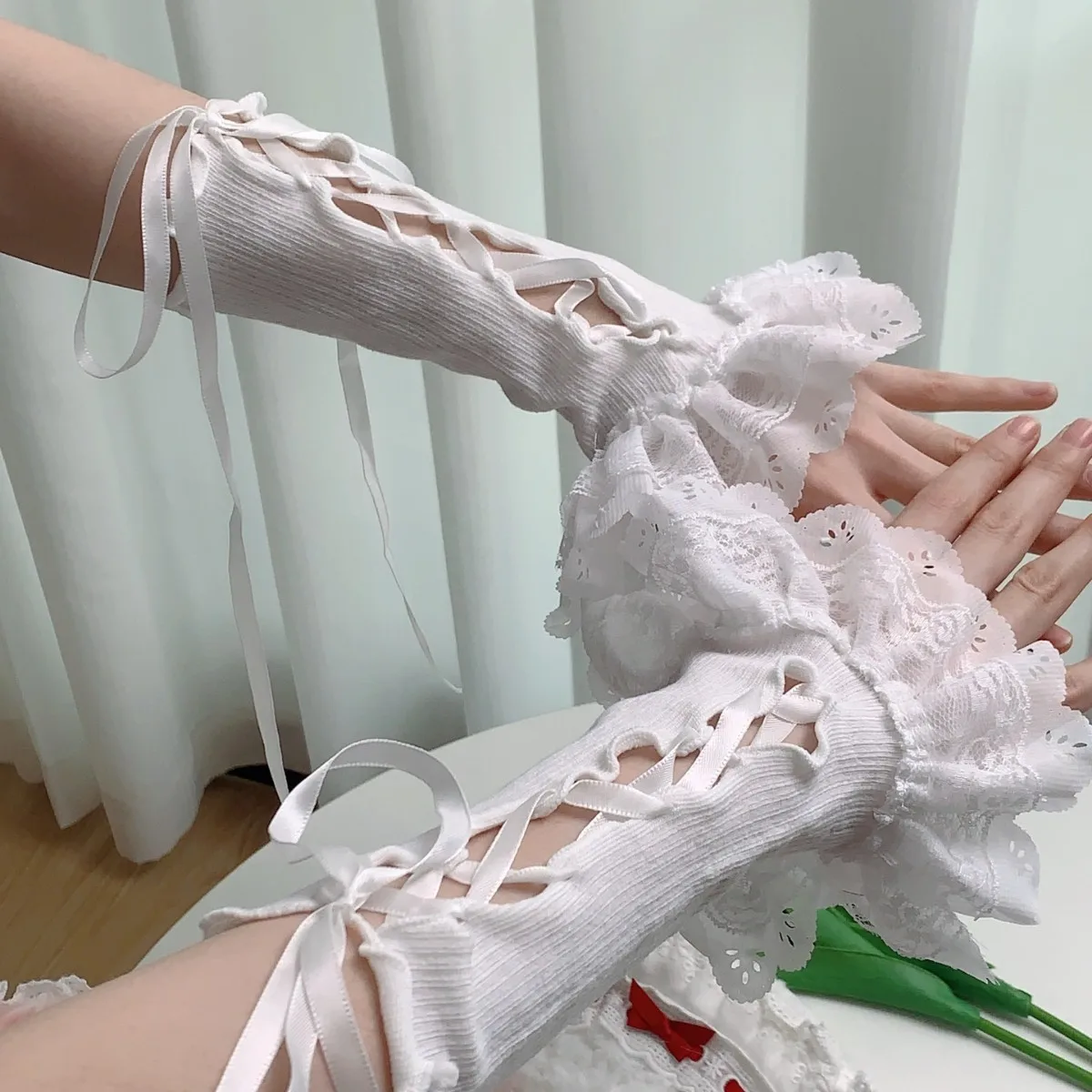 Съемные рукава с завязками — двухслойные кружевные оборки, милые романтические манжеты с рюшами для Kawaii Fashion, готическая аристократическая эстетика
Съемные рукава с завязками — двухслойные кружевные оборки, милые романтические манжеты с рюшами для Kawaii Fashion, готическая аристократическая эстетика