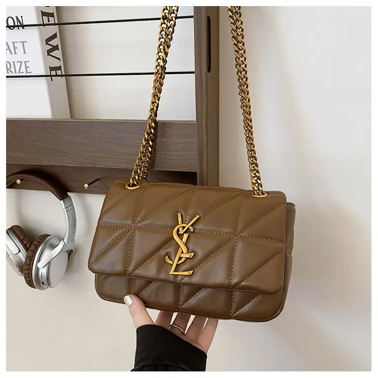 Стеганая сумка в корейском стиле 2025 года, женская сумка через плечо из мягкой кожи, сумка через плечо с ремешком-цепочкой, шикарная и универсальная
Стеганая сумка в корейском стиле 2025 года, женская сумка через плечо из мягкой кожи, сумка через плечо с ремешком-цепочкой, шикарная и универсальная