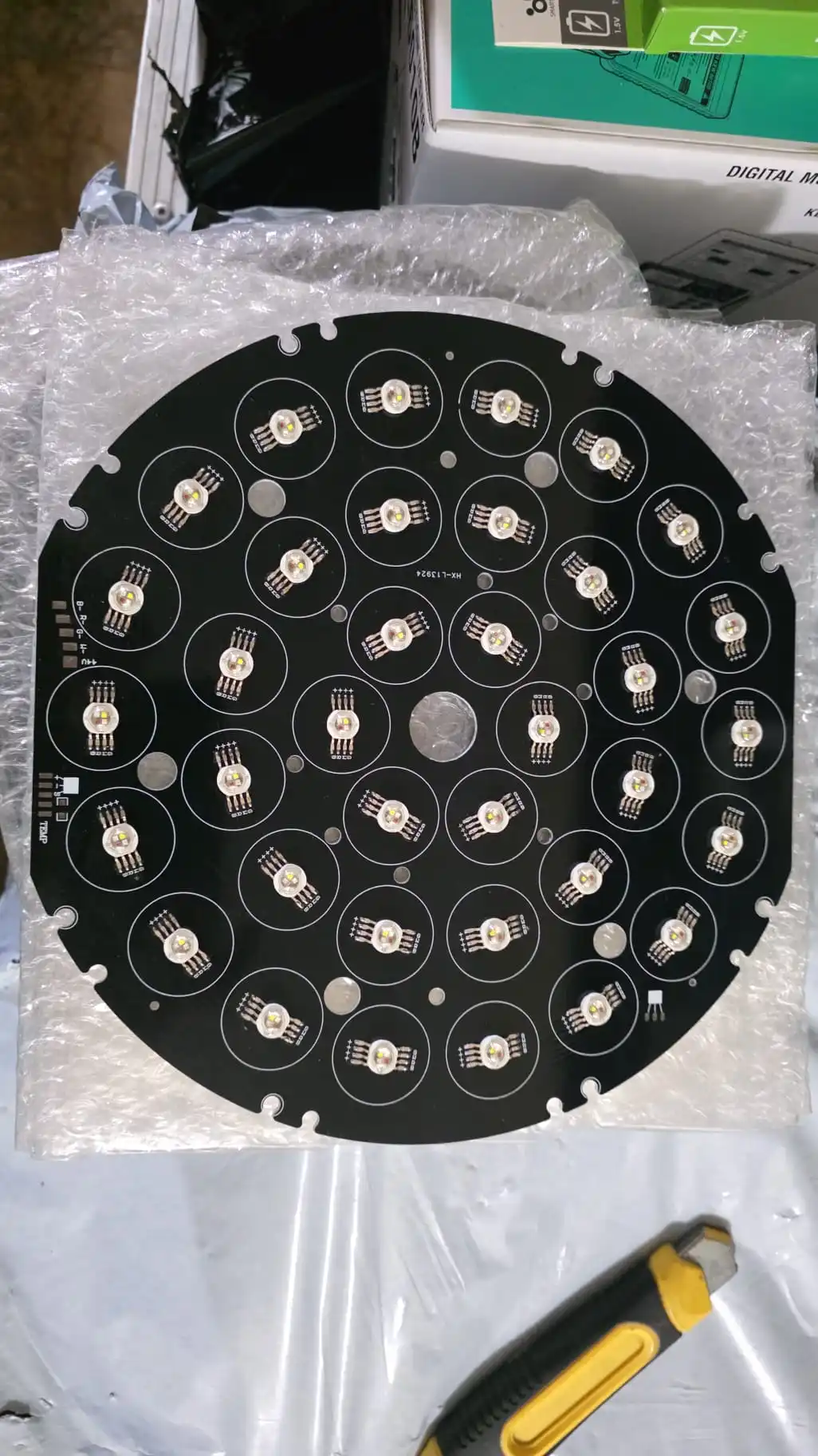 6 pieces 36x10w RGBW Disk Plate Customized
6 pieces 36x10w RGBW Disk Plate Customized
