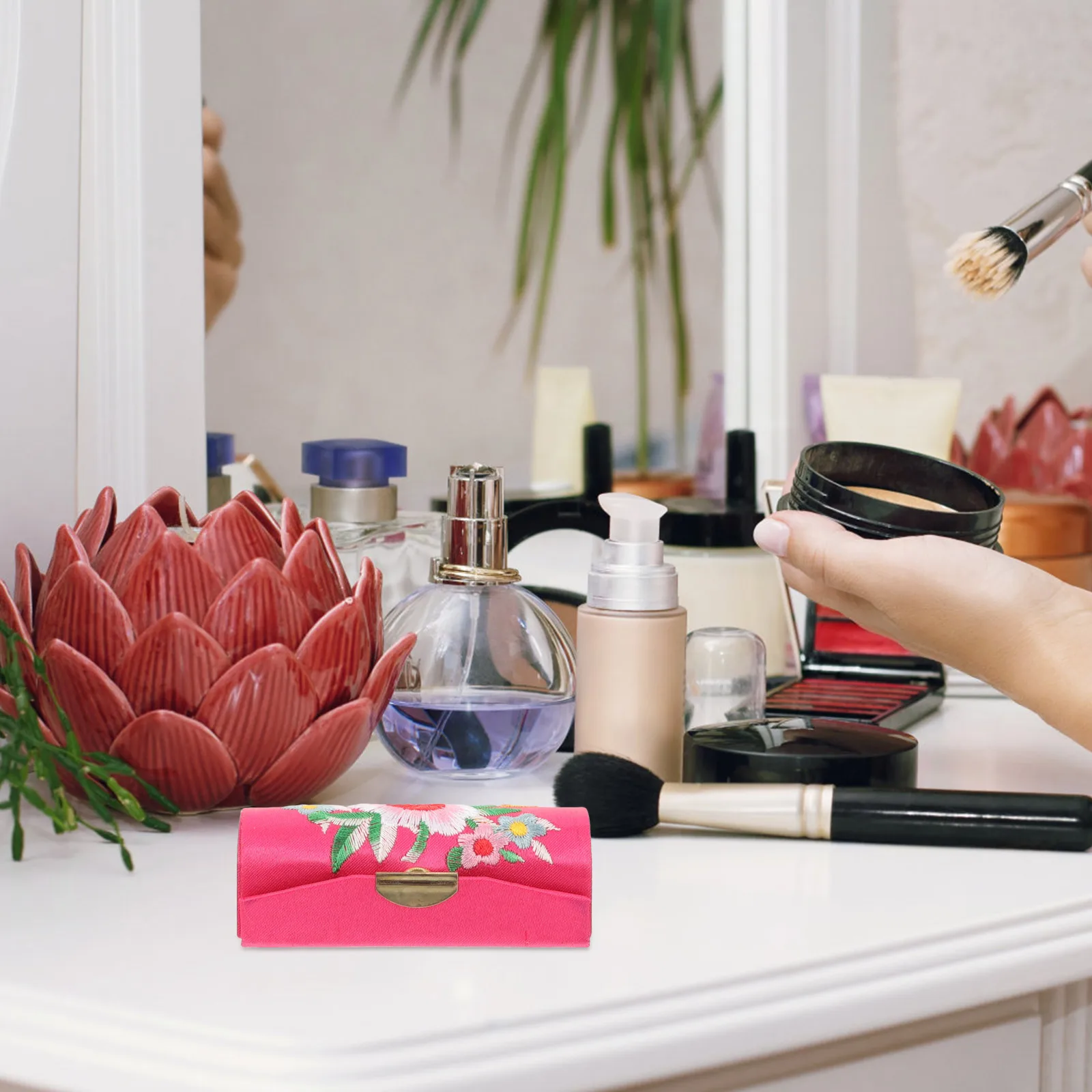 12Pcs Portable Lipstick Case Vintage Organizer Snap Button Design Easy Clean Daily Use Lipstick Case Travel Accessory
12Pcs Portable Lipstick Case Vintage Organizer Snap Button Design Easy Clean Daily Use Lipstick Case Travel Accessory