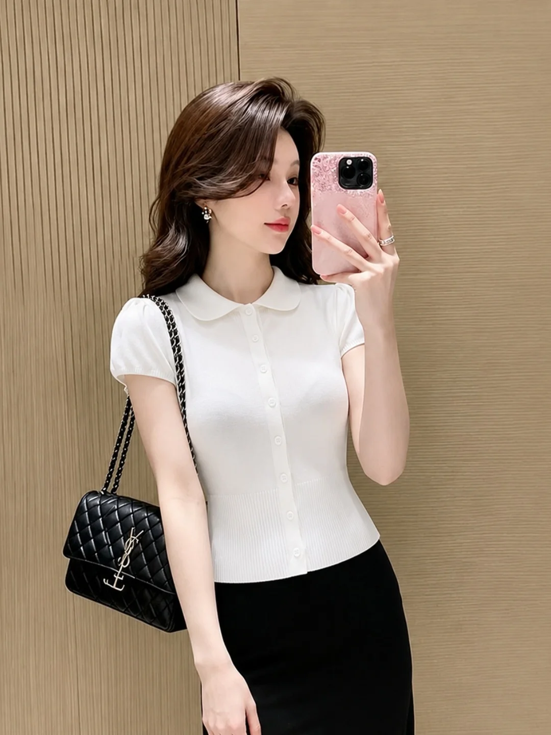 Slim Fit Ice Silk Knitted Shirt Korean Style Short Sleeve Turn-down Collar Women's Fashionable Summer Top Single Button Design
Slim Fit Ice Silk Knitted Shirt Korean Style Short Sleeve Turn-down Collar Women's Fashionable Summer Top Single Button Design