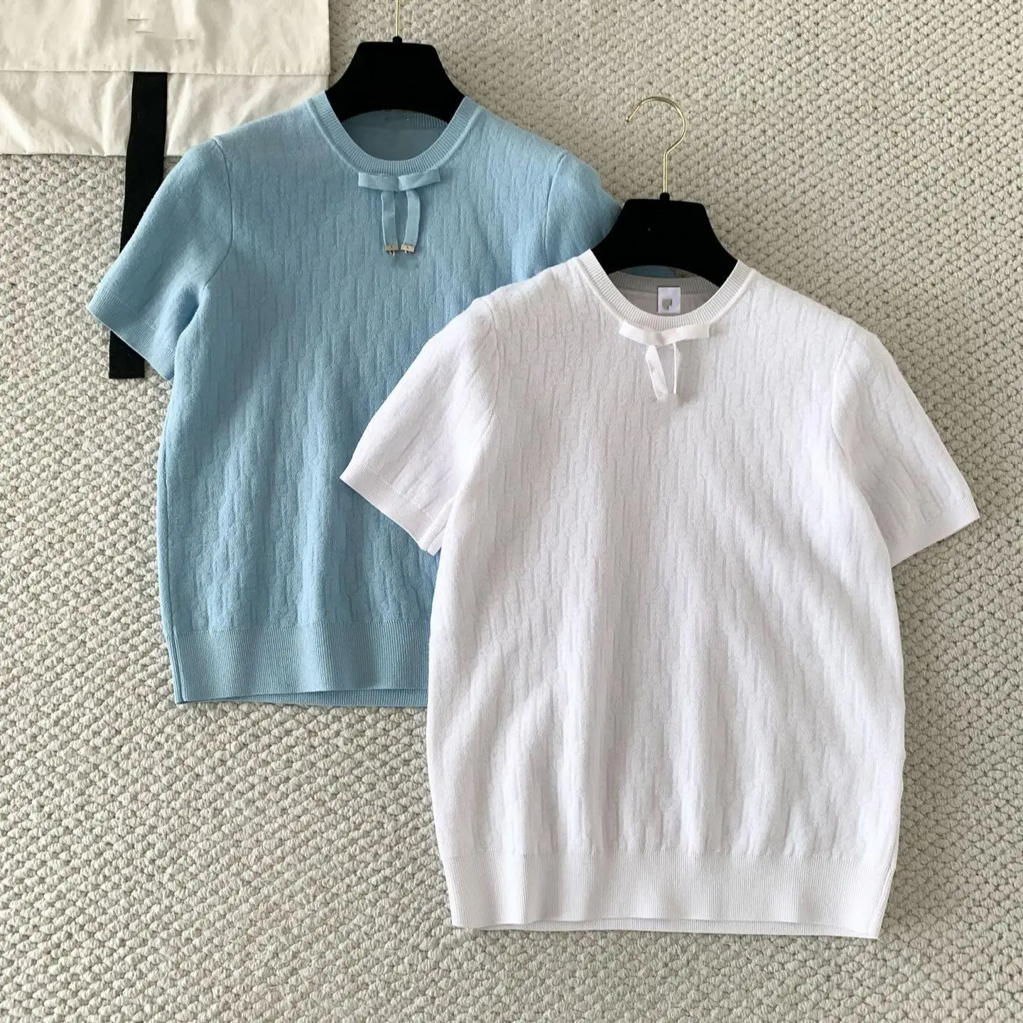 Slim Fit Knitted Short Sleeve T-Shirt Korean Style Summer New Arrival Women's Fashion Cleanfit Knot Three Dimension...
Slim Fit Knitted Short Sleeve T-Shirt Korean Style Summer New Arrival Women's Fashion Cleanfit Knot Three Dimension...