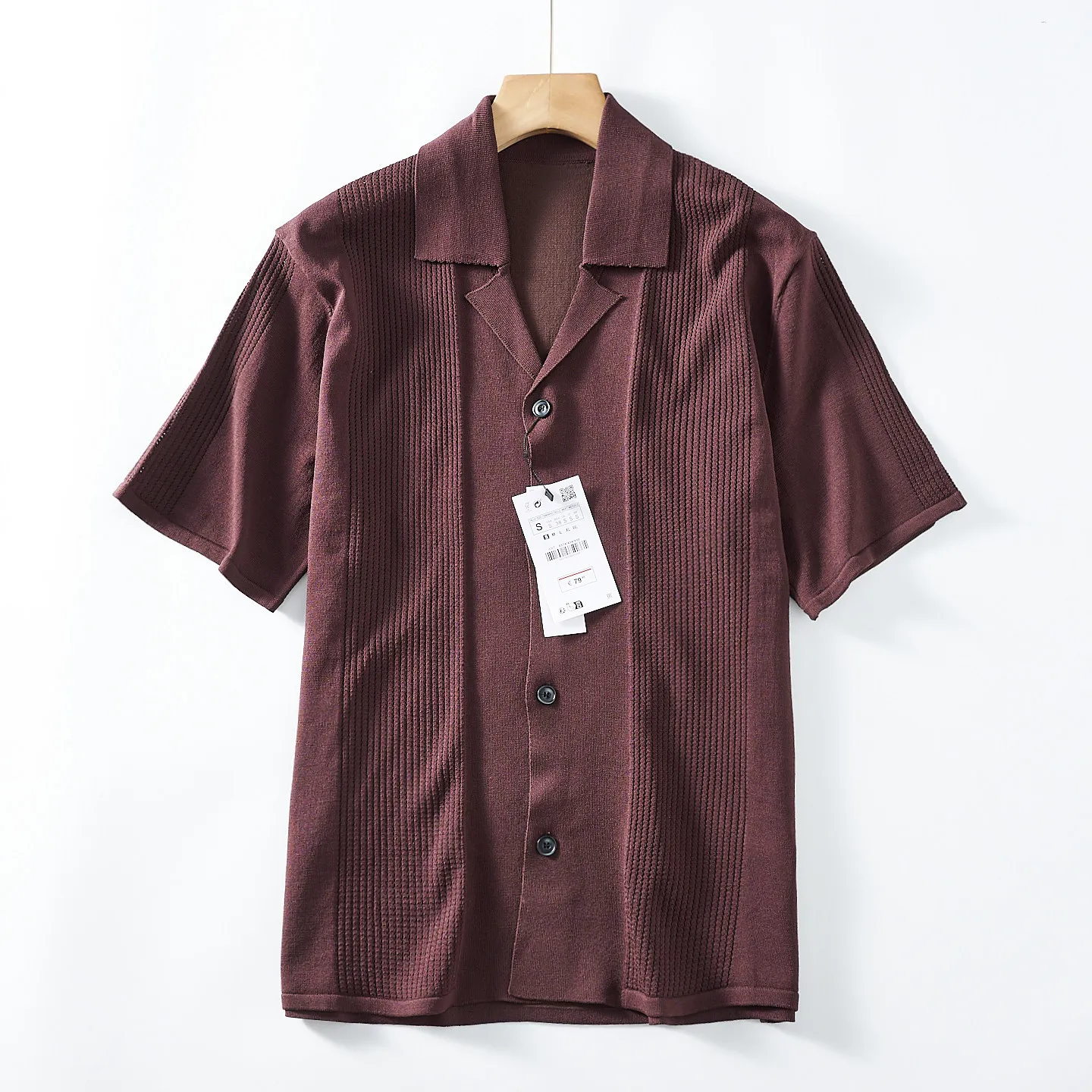 2026 Summer New British Vintage Solid-color Turn-down Collar Short-sleeve Knitted Sweater Men's Fashion Casual Cardigan Knitwear
2026 Summer New British Vintage Solid-color Turn-down Collar Short-sleeve Knitted Sweater Men's Fashion Casual Cardigan Knitwear