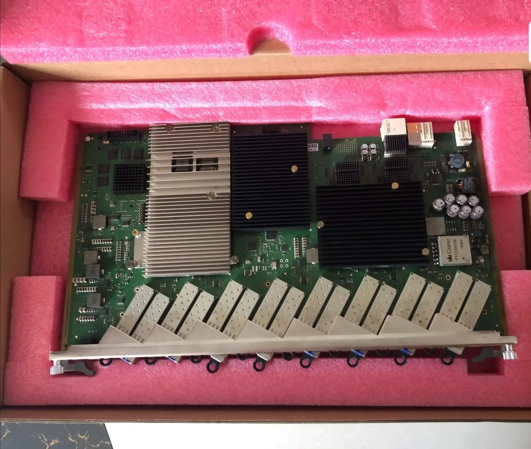 Alcatel-Lucent FPBA FGLT-A 16 Port GPON Board with 16 SFP Modules, Optional C + or C ++ Modules for 7360 OLT
Alcatel-Lucent FPBA FGLT-A 16 Port GPON Board with 16 SFP Modules, Optional C + or C ++ Modules for 7360 OLT