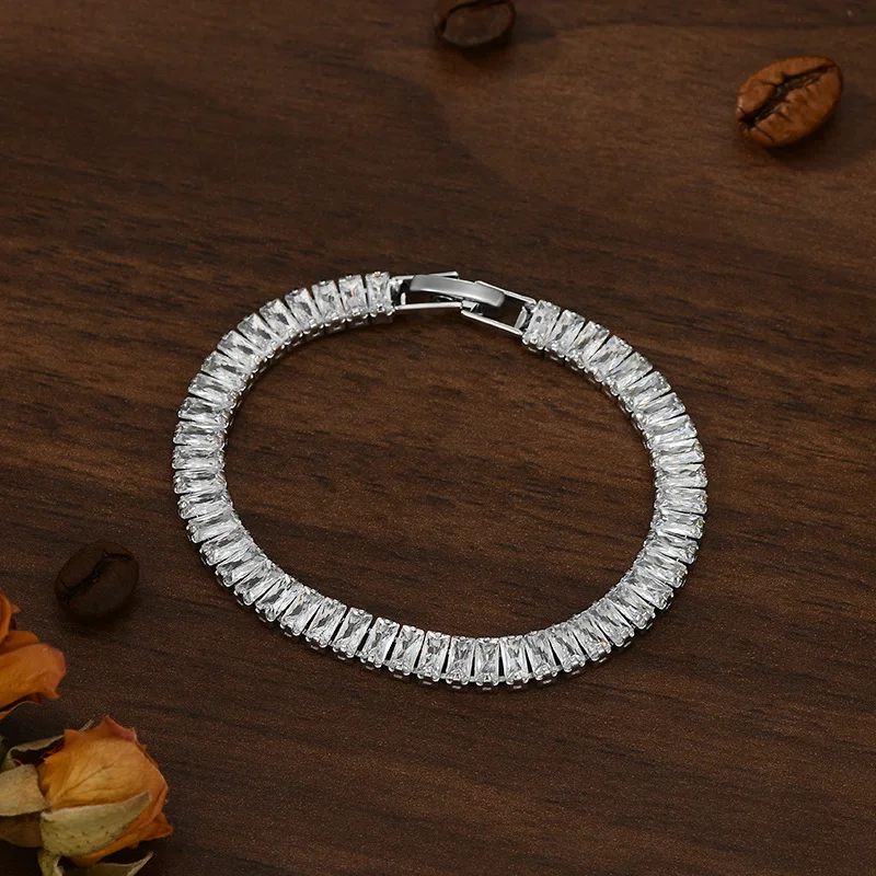 D VVS1 Moissanite Tennis Bracelet Original S925 Sterling Silver Plated 18k Gold Iced Cut Diamond Bracelets for Women Man Gift
D VVS1 Moissanite Tennis Bracelet Original S925 Sterling Silver Plated 18k Gold Iced Cut Diamond Bracelets for Women Man Gift
