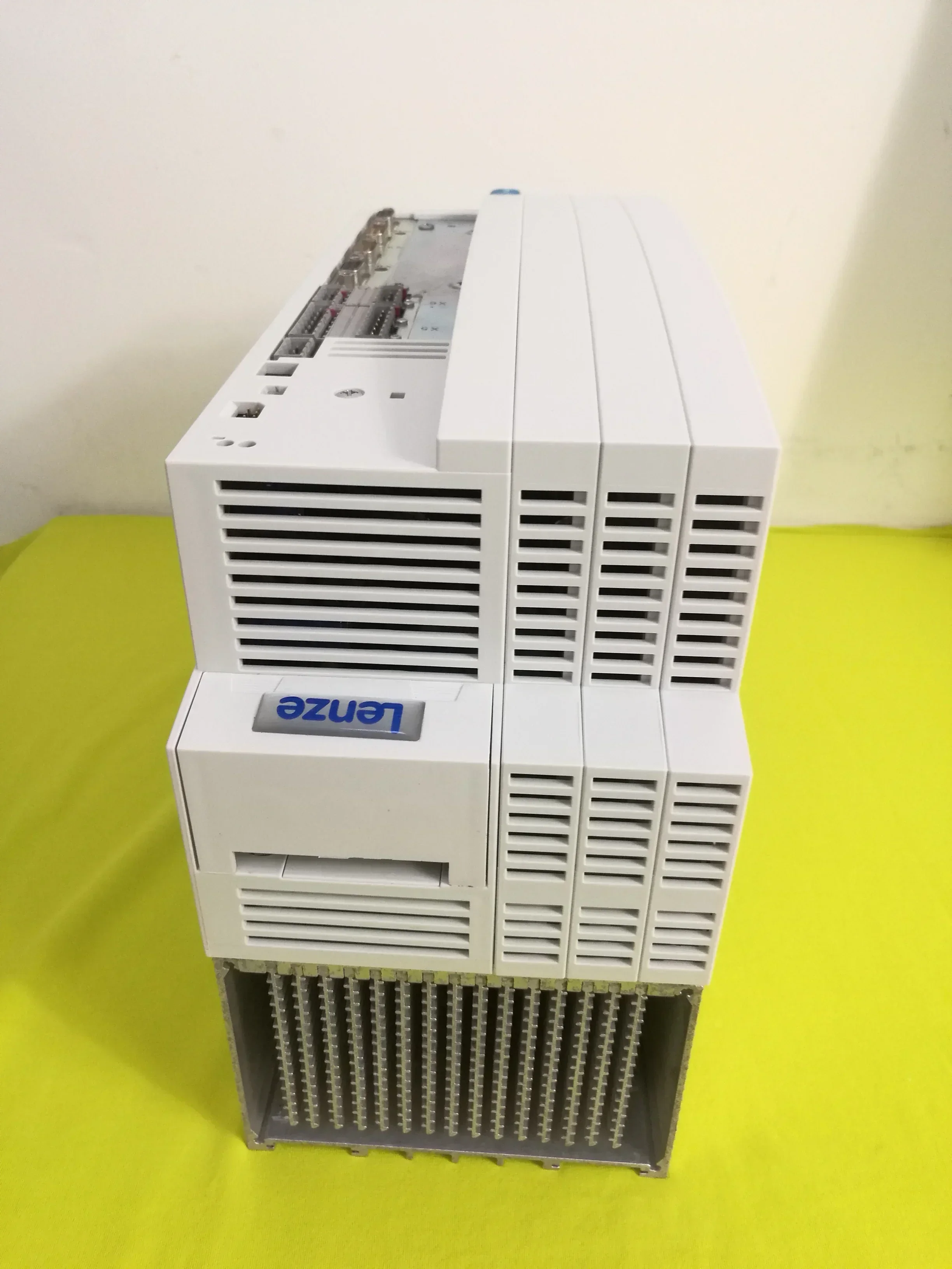 Second-hand Test OK EVS9325-ES Server Driver
Second-hand Test OK EVS9325-ES Server Driver