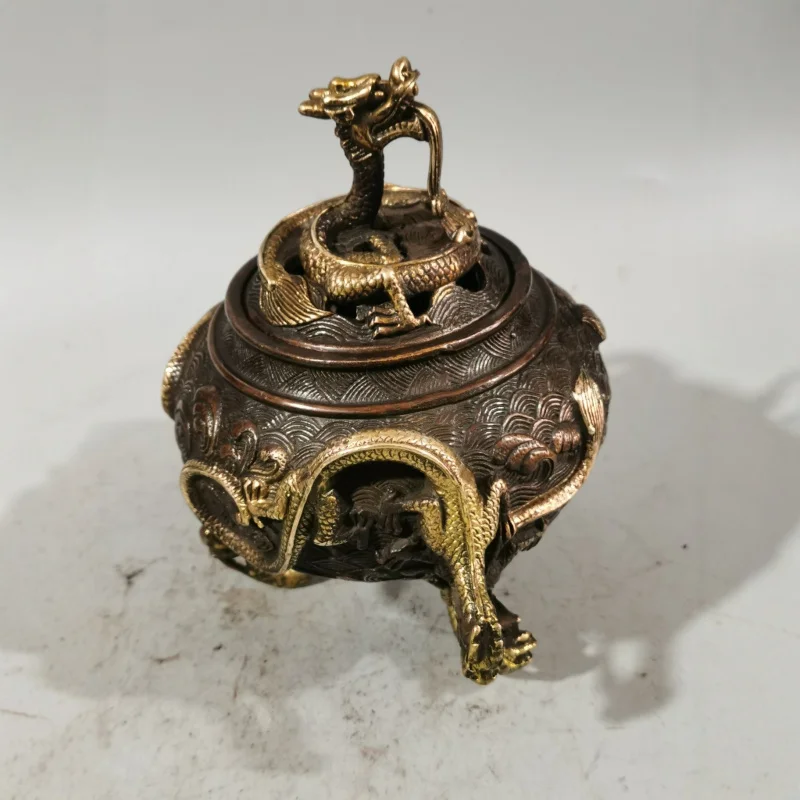 Collectible Copper Three-Legged Ornament, Flying Dragon Incense Burner, Home Decor Gift Craft
Collectible Copper Three-Legged Ornament, Flying Dragon Incense Burner, Home Decor Gift Craft