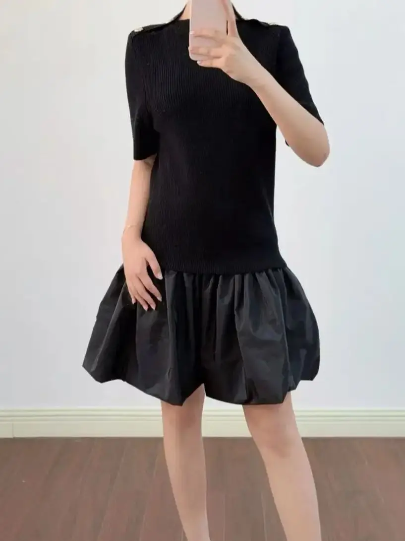 Spring/Summer Women O-Neck Short Sleeve Patchwork Ruffle Hem Shoulder Solid Knit Dress Gold Button Casual Elegant Mini Skirt
Spring/Summer Women O-Neck Short Sleeve Patchwork Ruffle Hem Shoulder Solid Knit Dress Gold Button Casual Elegant Mini Skirt