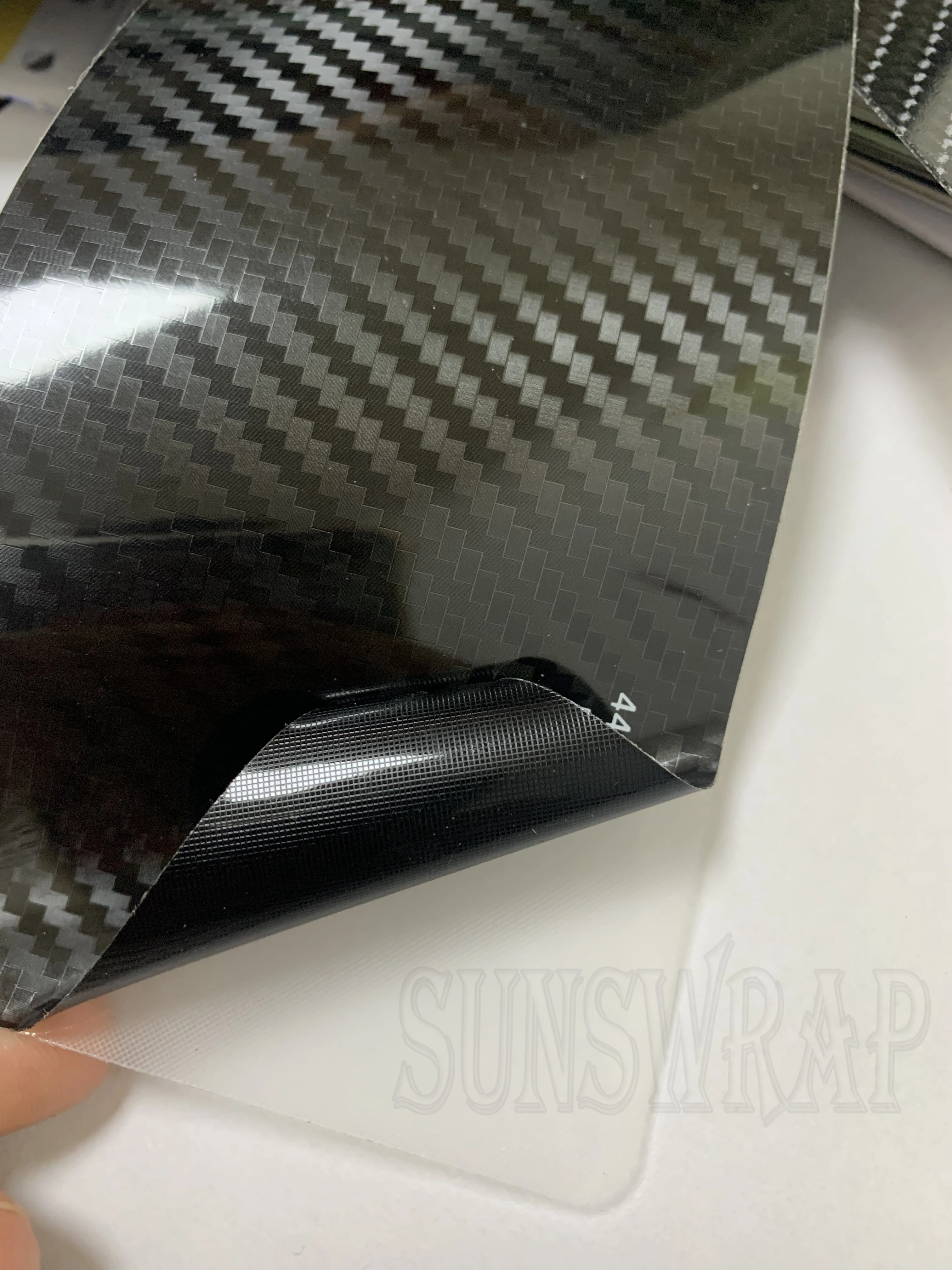 New Glossy Car PET Liner 5D Gloss Caron Fiber Vinyl Super Gloss HD Carbon Vinyl Car Wraps With Air Release
New Glossy Car PET Liner 5D Gloss Caron Fiber Vinyl Super Gloss HD Carbon Vinyl Car Wraps With Air Release