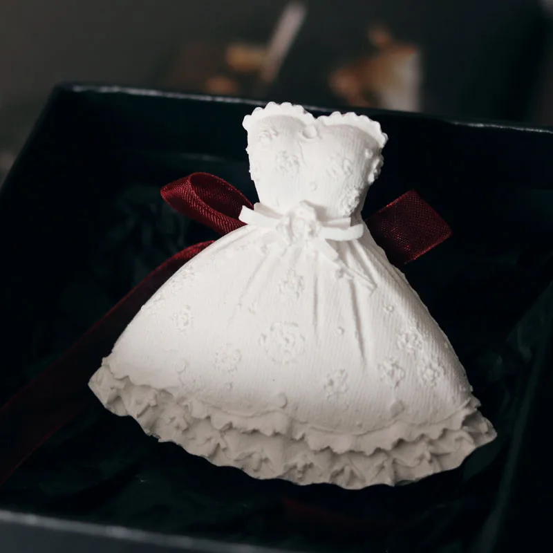 Dress Skirt Shape Aromatherapy Gypsum Ornament Silicone Mold DIY Plaster Crafts Candle Home Decoration Molds
Dress Skirt Shape Aromatherapy Gypsum Ornament Silicone Mold DIY Plaster Crafts Candle Home Decoration Molds