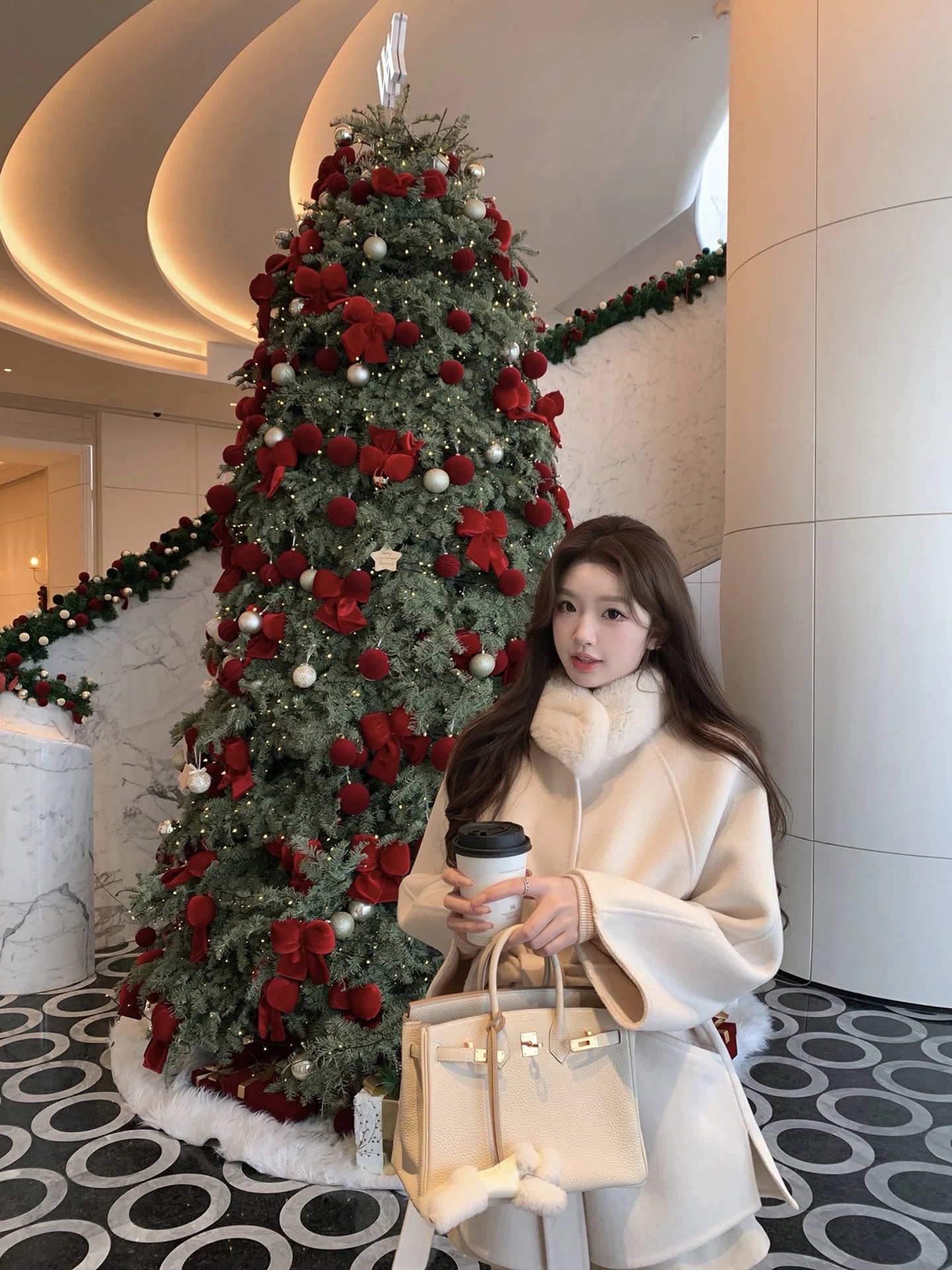 Пальто Zhaobao Ni из двусторонней шерсти с воротником из кроличьего меха, женское зимнее, свободного кроя, эксклюзивно онлайн
Пальто Zhaobao Ni из двусторонней шерсти с воротником из кроличьего меха, женское зимнее, свободного кроя, эксклюзивно онлайн