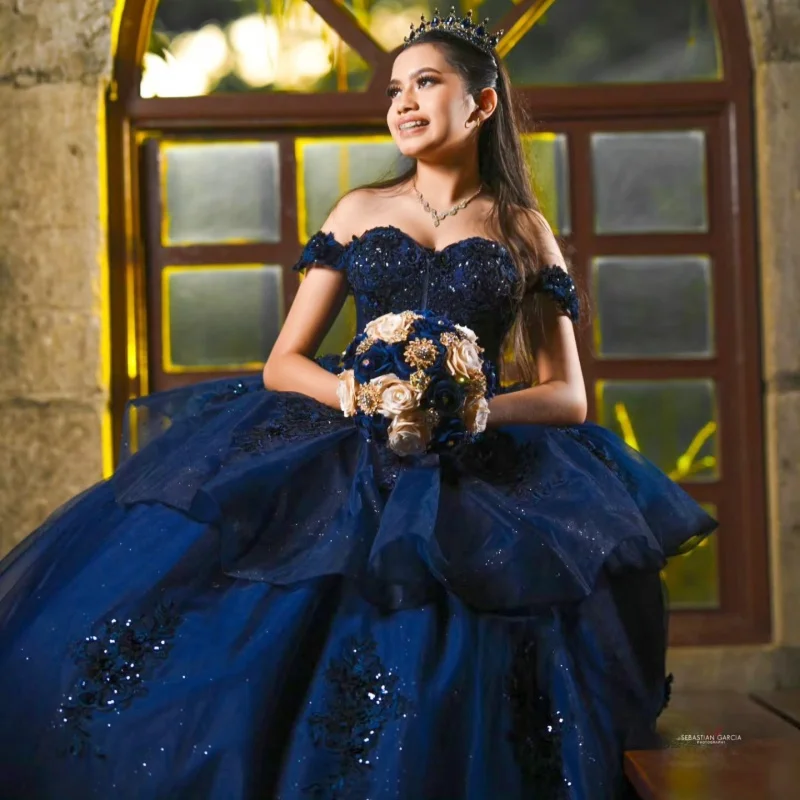 Dark Blue Quinceanera Dress off-shoulder Glitter Flower Crystal Decal Layering Long tail vestidos de 15 Quinceanera Customize
Dark Blue Quinceanera Dress off-shoulder Glitter Flower Crystal Decal Layering Long tail vestidos de 15 Quinceanera Customize