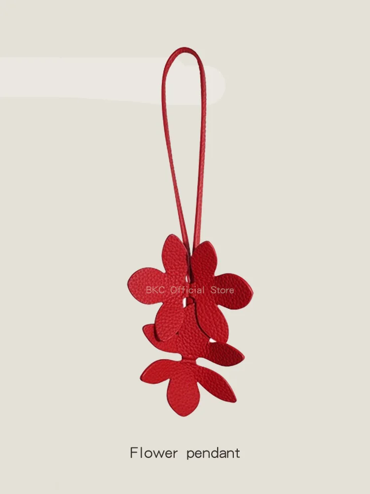 Handmade Flower Bag Charm, Genuine Leather Floral Bag Accessory, Saddle Stitch Wax Thread Bag Decor, Original Design Pendant
Handmade Flower Bag Charm, Genuine Leather Floral Bag Accessory, Saddle Stitch Wax Thread Bag Decor, Original Design Pendant