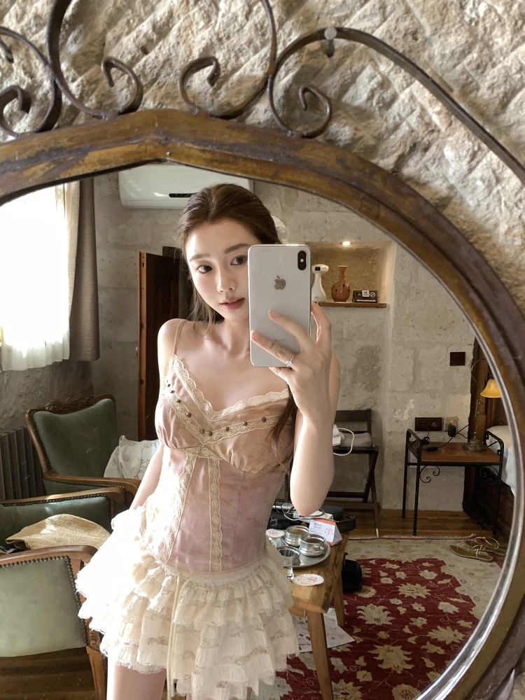 Retro Lace Patchwork Strap Top Women's Commute Sle ort Length Fit Bodycon Lace Fabric 25-29 Years Old Summer
Retro Lace Patchwork Strap Top Women's Commute Sle ort Length Fit Bodycon Lace Fabric 25-29 Years Old Summer