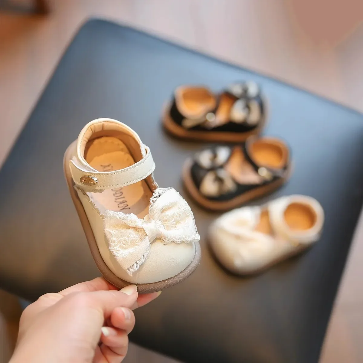 Baby Girls Leather Shoes Round Toes Non-slip Kids Walking Shoes Pu Hook&loop 2025 New Girls Princess Shoes Mesh Lace Bows
Baby Girls Leather Shoes Round Toes Non-slip Kids Walking Shoes Pu Hook&loop 2025 New Girls Princess Shoes Mesh Lace Bows