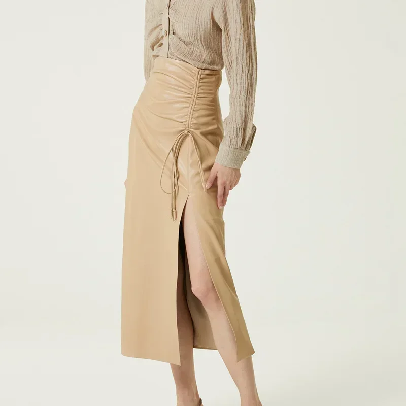 NANU Leisure Commuter Artificial Leather High Waist Pleated Split Half Skirt Mid length 2024 Spring/Summer
NANU Leisure Commuter Artificial Leather High Waist Pleated Split Half Skirt Mid length 2024 Spring/Summer