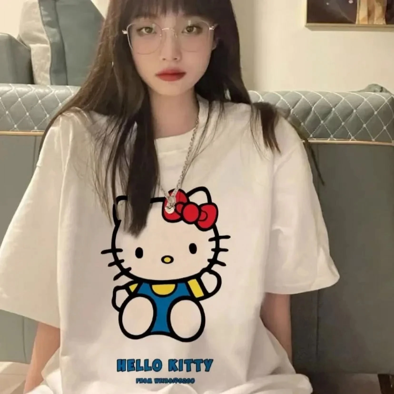 Летняя футболка оверсайз Hello Kitty 2026 с классическим принтом, высокое качество, 100% хлопок, унисекс, повседневная
Летняя футболка оверсайз Hello Kitty 2026 с классическим принтом, высокое качество, 100% хлопок, унисекс, повседневная
