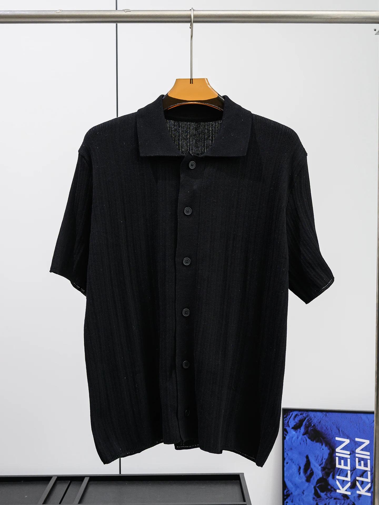 Light Weight Knitted Shirt Men's Summer Breathable Stripe Pattern Flip Collar Short Sleeve Fashionable Basic
Light Weight Knitted Shirt Men's Summer Breathable Stripe Pattern Flip Collar Short Sleeve Fashionable Basic