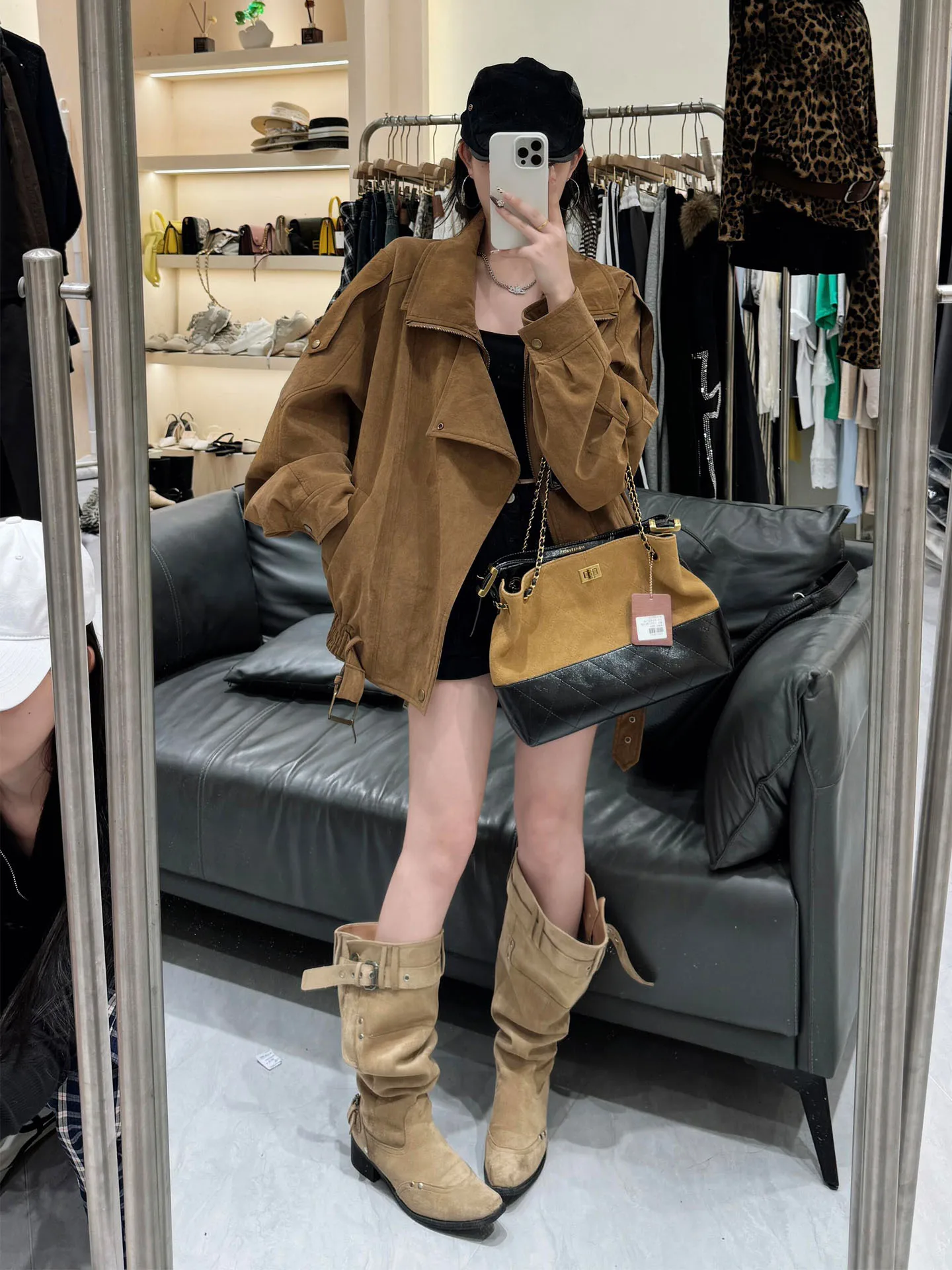 Retro Brown Meralde Suede Motorcycle Jacket Women Loose Spring New Workwear Leather Jacket Top Commute Style Long Sleeve Zipper
Retro Brown Meralde Suede Motorcycle Jacket Women Loose Spring New Workwear Leather Jacket Top Commute Style Long Sleeve Zipper