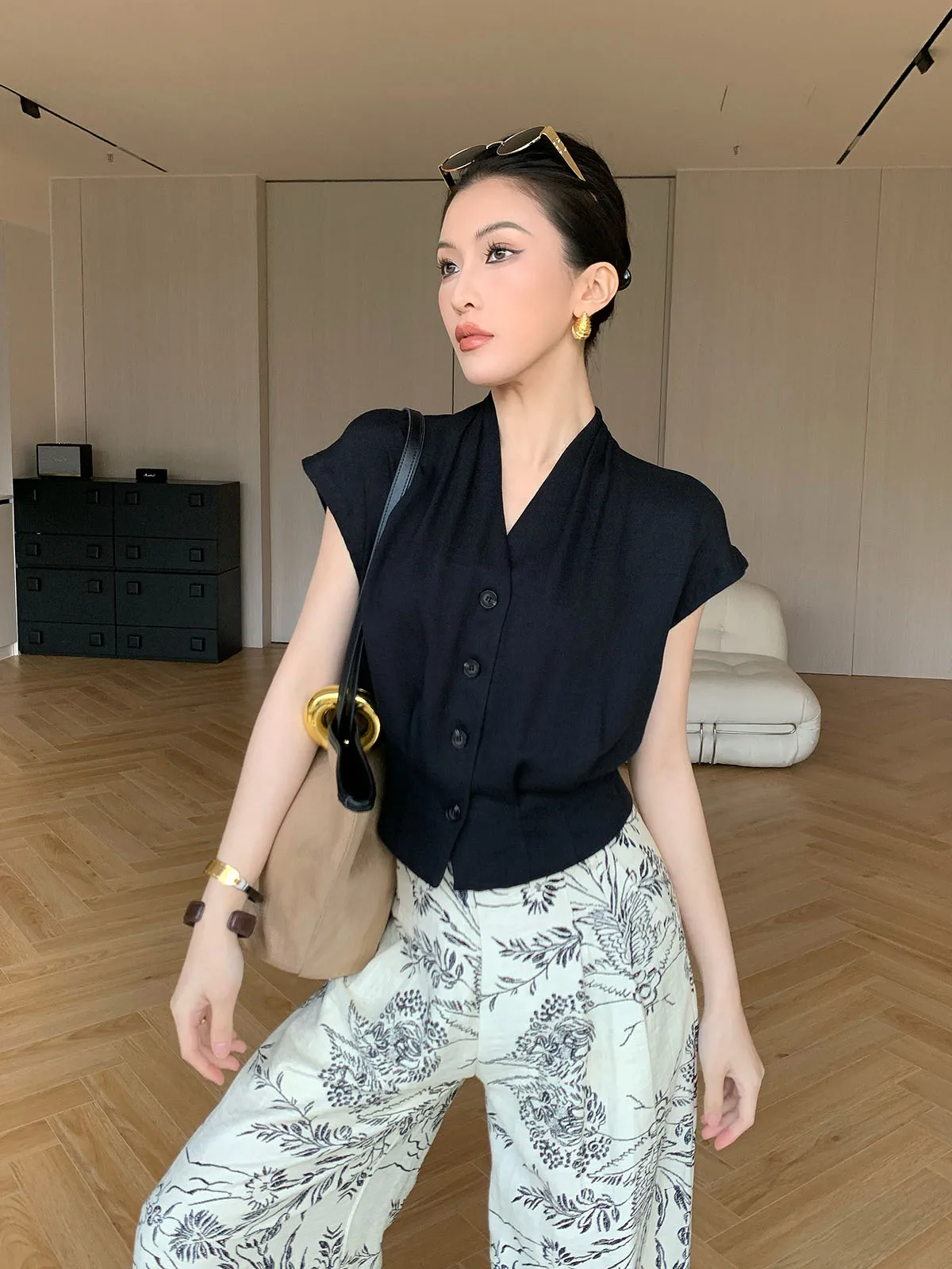 JiJinqi женский летний топ ort Sve, универсальный утягивающий модный дизайн, корейская версия, дышащий, увлажняющий...
JiJinqi женский летний топ ort Sve, универсальный утягивающий модный дизайн, корейская версия, дышащий, увлажняющий...