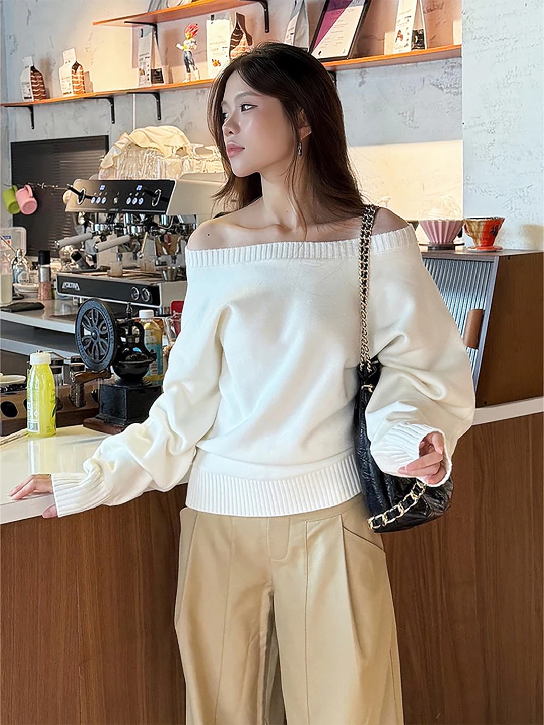 Loose Fit Long Sleeve Knitted Sweater Shoulder Bared Soft Comfortable Women's Style Korean Fashion Autumn Season Casual Chic
Loose Fit Long Sleeve Knitted Sweater Shoulder Bared Soft Comfortable Women's Style Korean Fashion Autumn Season Casual Chic