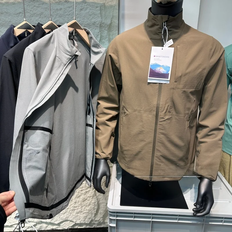 High-End LU Series Men's Jaet Stand Collar Pred Glue Outdoor Windproof Faionable Autumn Outerwear Waterproof
High-End LU Series Men's Jaet Stand Collar Pred Glue Outdoor Windproof Faionable Autumn Outerwear Waterproof