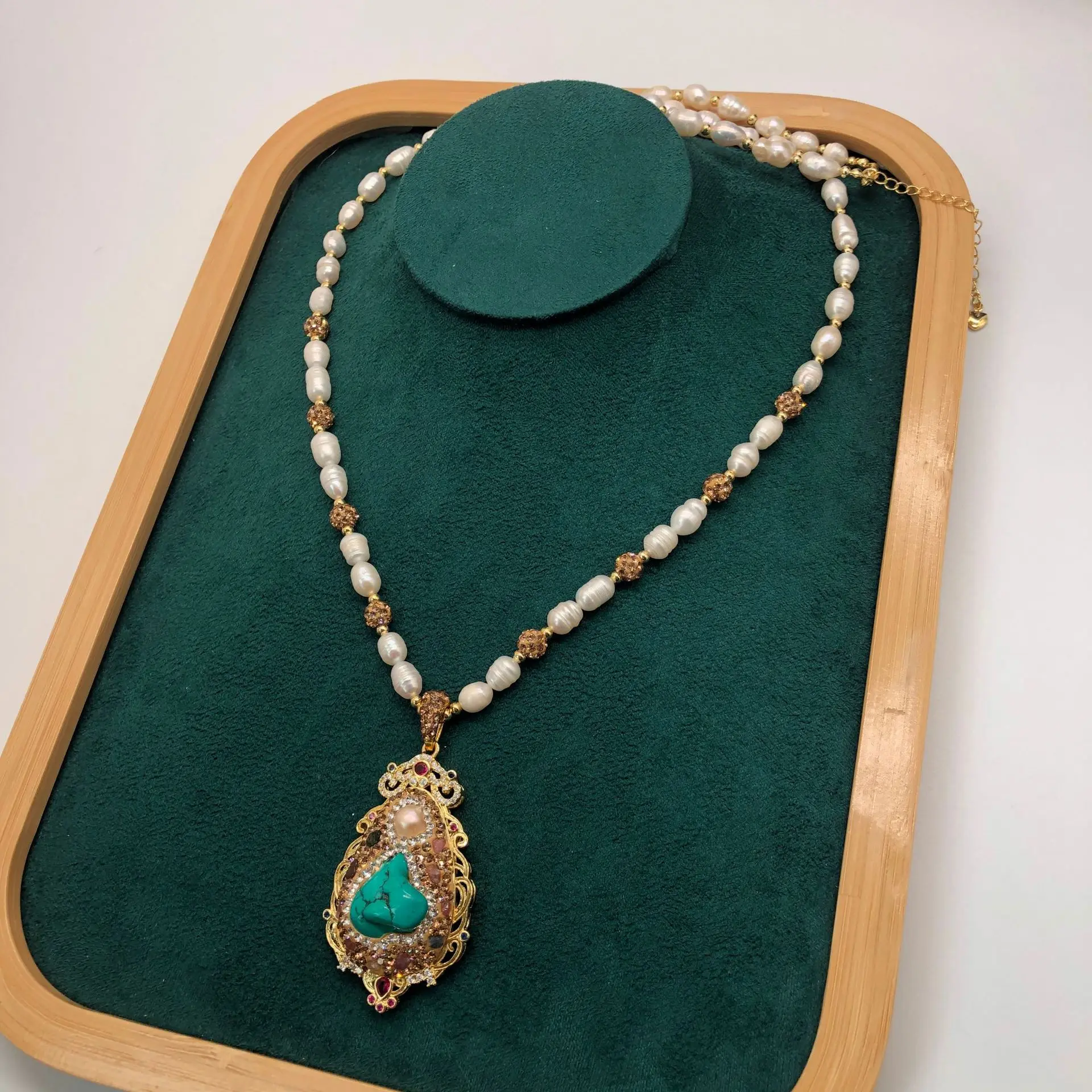 Vintage Natural Freshwater Pearl Turquoise Necklace Pendant Long Sweater Chain Collar for Women Bohemian Accessory
Vintage Natural Freshwater Pearl Turquoise Necklace Pendant Long Sweater Chain Collar for Women Bohemian Accessory