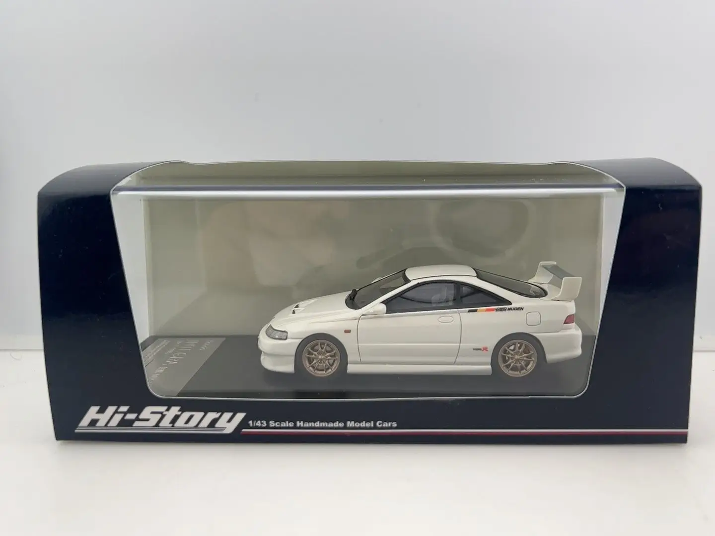 Модель автомобиля Flaws Hi-Story из смолы, масштаб 1/43
Модель автомобиля Flaws Hi-Story из смолы, масштаб 1/43