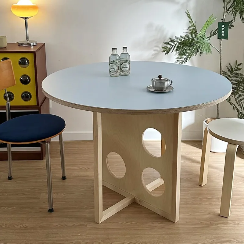 Ocean board round table coffee table, irregular legs
Ocean board round table coffee table, irregular legs