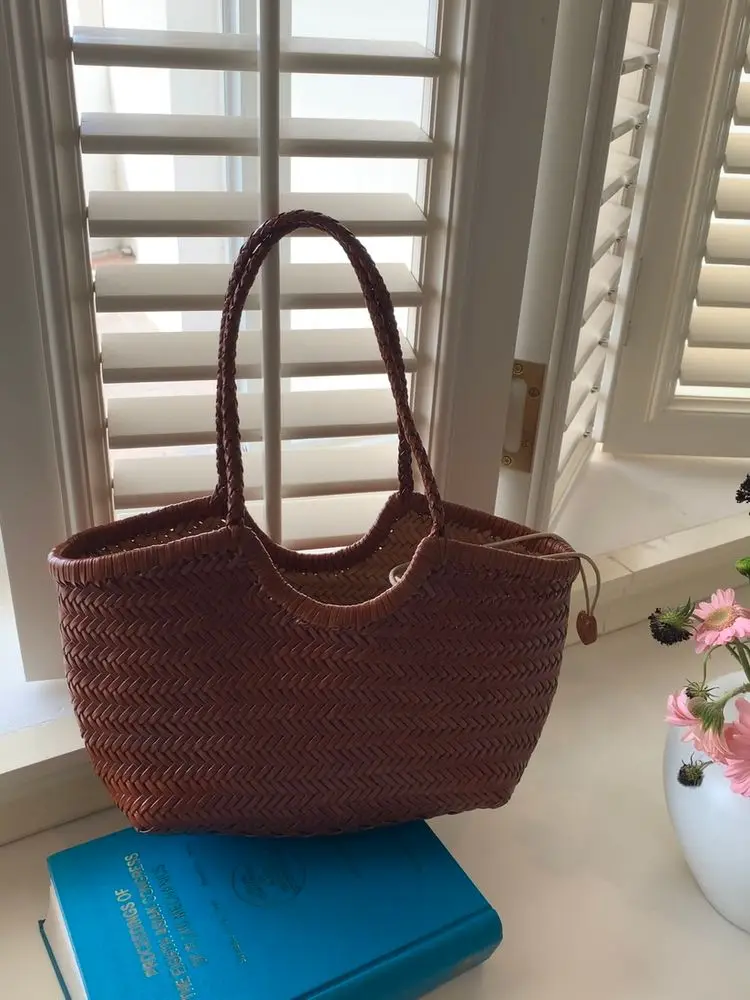 Handwoven Leather Tote Bag Women's Large Capaci Casual Single oulder Bag Vaion Sle Basket Underarm Bag Soft Buet S...
Handwoven Leather Tote Bag Women's Large Capaci Casual Single oulder Bag Vaion Sle Basket Underarm Bag Soft Buet S...
