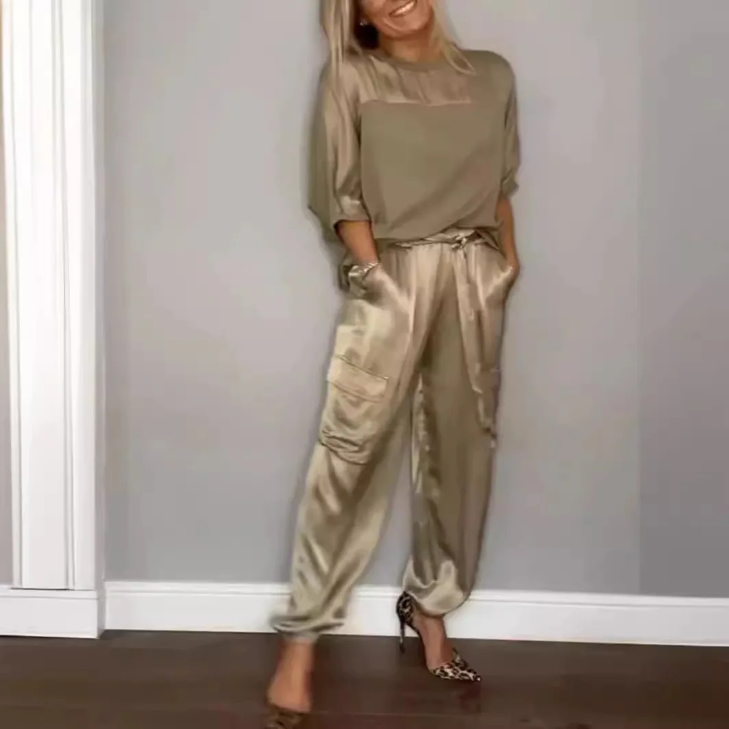 Fashion Ladies Smooth Satin Half-Sleeve Top Pants Set Two-piece Set
Fashion Ladies Smooth Satin Half-Sleeve Top Pants Set Two-piece Set