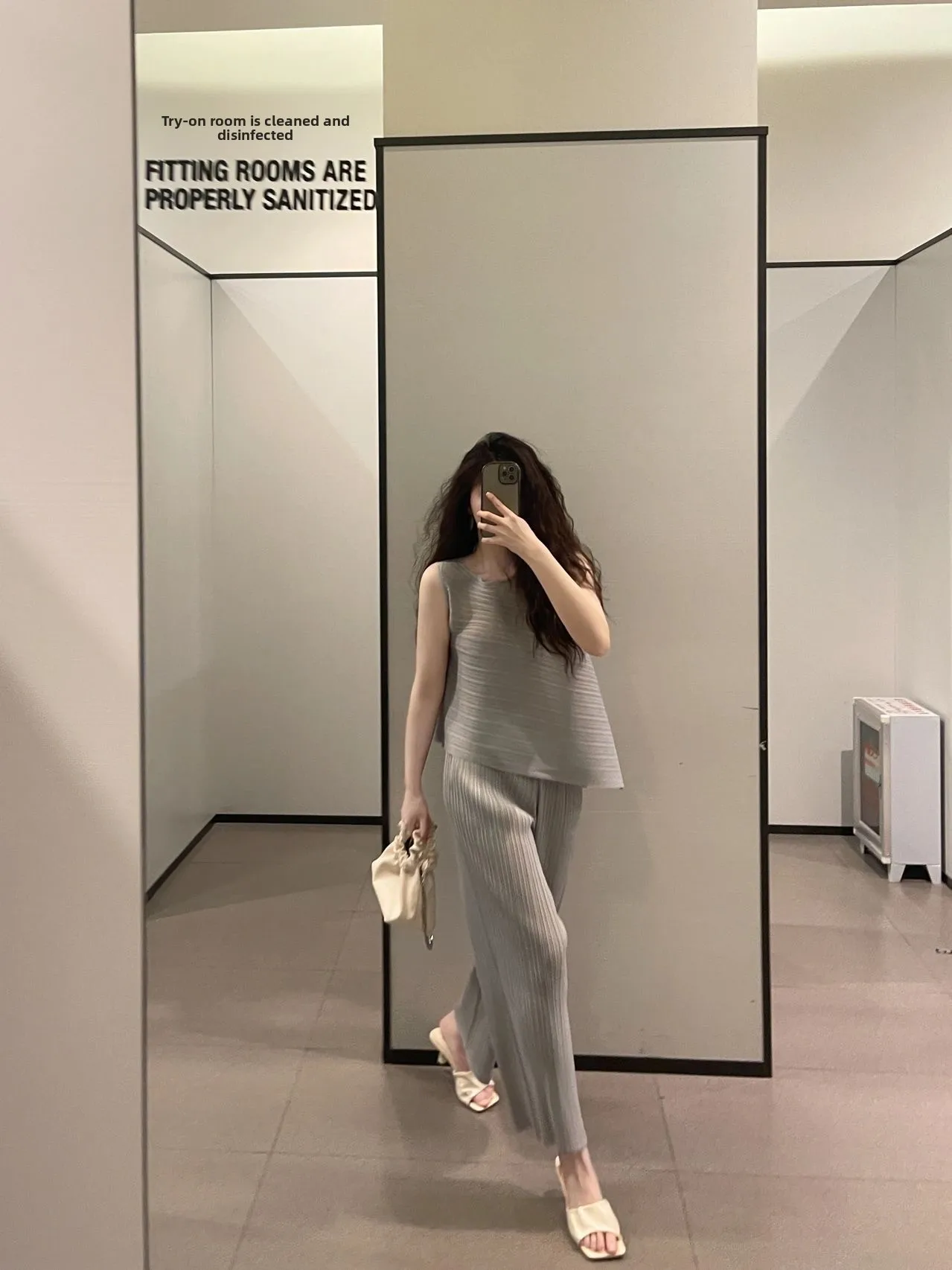Fashionable Pleated Set Women's Summer Slimming Two-Piece Suit Casual Style Polyester Fabric Four Seasons Universal Fit
Fashionable Pleated Set Women's Summer Slimming Two-Piece Suit Casual Style Polyester Fabric Four Seasons Universal Fit