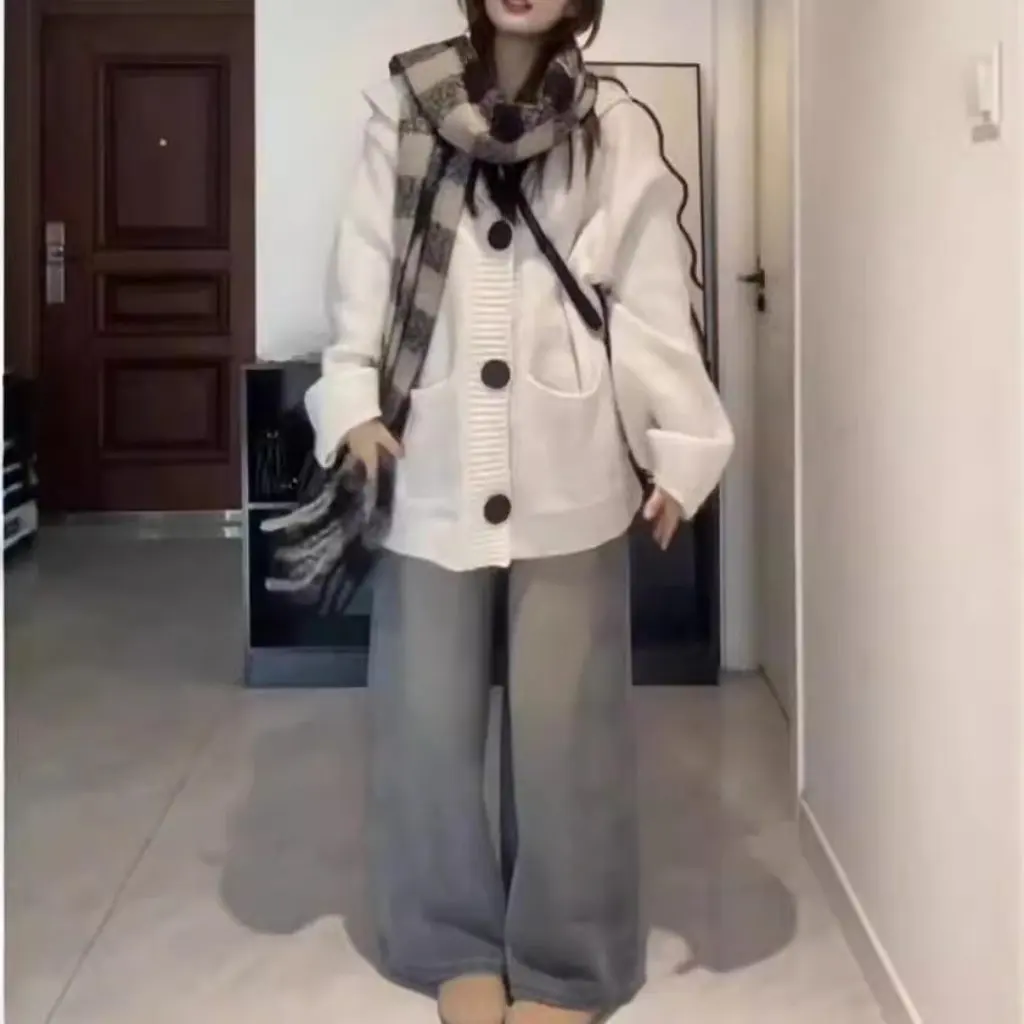 plus Size Loose Lazy Style Women's Hooded Jacket Single-Breasted Long-Sleeved Casual Retro Large Coat Simple Design
plus Size Loose Lazy Style Women's Hooded Jacket Single-Breasted Long-Sleeved Casual Retro Large Coat Simple Design