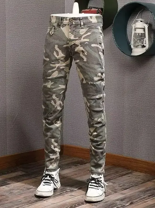 Мужские джинсы Slim Fit с камуфляжным принтом, эластичные повседневные рабочие брюки, винтажные универсальные, осенне-зимние, свободного кроя, с цифровой печатью
Мужские джинсы Slim Fit с камуфляжным принтом, эластичные повседневные рабочие брюки, винтажные универсальные, осенне-зимние, свободного кроя, с цифровой печатью