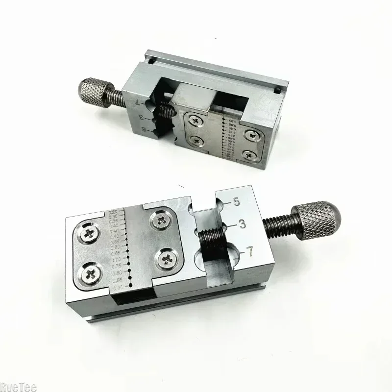Desktop Precision Watch Repair Fixed Seat Pointer Table Vice Pointer Tube Clamp Manual Vise Watch Repair Tool Accessories
Desktop Precision Watch Repair Fixed Seat Pointer Table Vice Pointer Tube Clamp Manual Vise Watch Repair Tool Accessories
