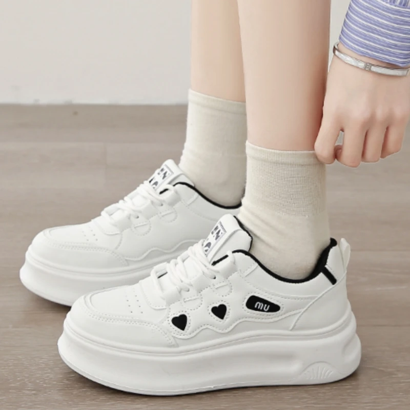 Новая модная дышащая сексуальная спортивная повседневная обувь с круглым носком, весенне-осенняя удобная женская прогулочная обувь на толстой подошве
Новая модная дышащая сексуальная спортивная повседневная обувь с круглым носком, весенне-осенняя удобная женская прогулочная обувь на толстой подошве