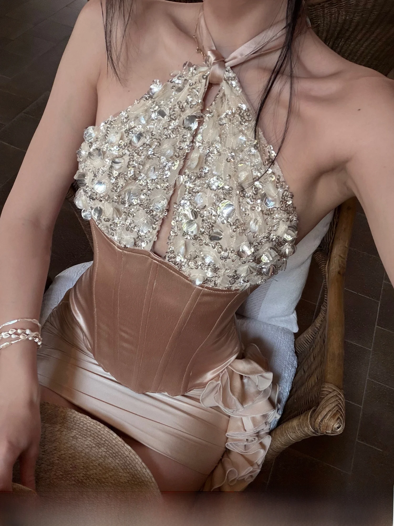 Rovente Elegant Fishbone Design Beaded Halter Neck Vest Women's Birthday Gift Dress Top Sexy Slim Fit Polyester Fiber
Rovente Elegant Fishbone Design Beaded Halter Neck Vest Women's Birthday Gift Dress Top Sexy Slim Fit Polyester Fiber