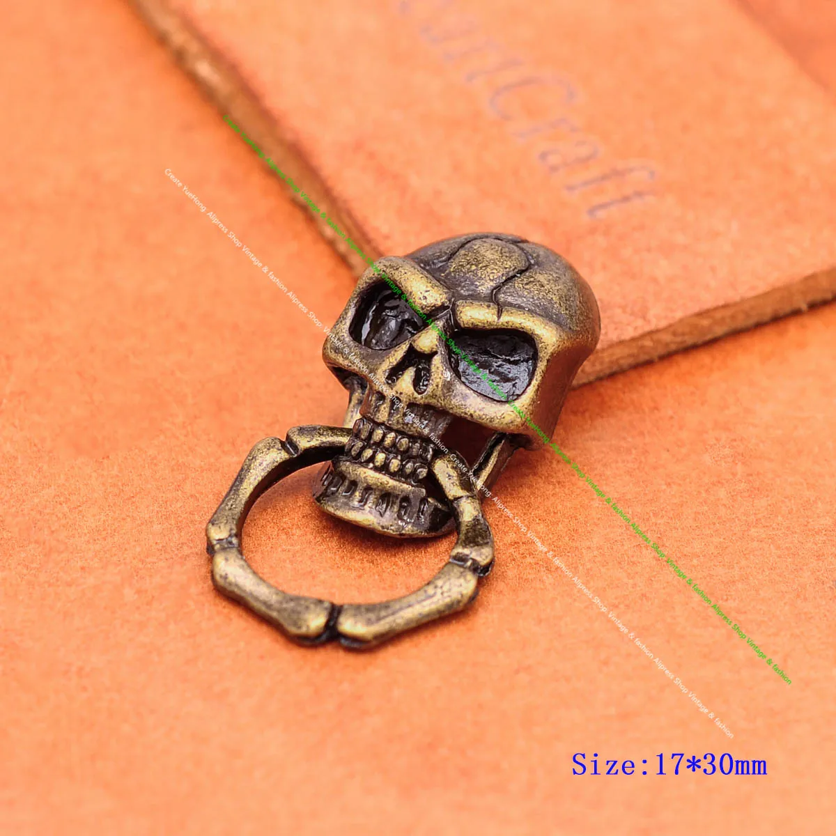 10PCS Antique Brass Skeleton Skull With Ring Biker Chain Wallet Chain Car Keyring Connector Joint Leathercraft Accessory
10PCS Antique Brass Skeleton Skull With Ring Biker Chain Wallet Chain Car Keyring Connector Joint Leathercraft Accessory