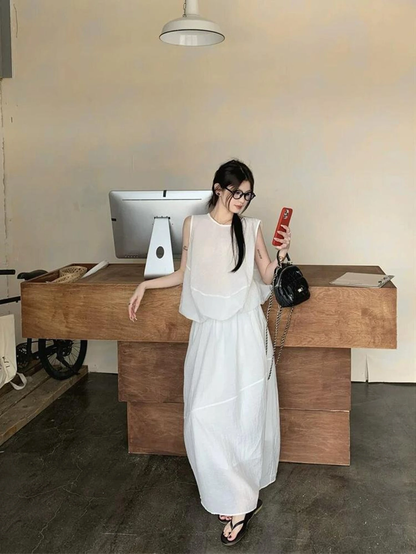 Fashionable Loose A-Line Dress And Top Set for Women Summer New Arrival Thin Style Casual Wear High Waist Design
Fashionable Loose A-Line Dress And Top Set for Women Summer New Arrival Thin Style Casual Wear High Waist Design