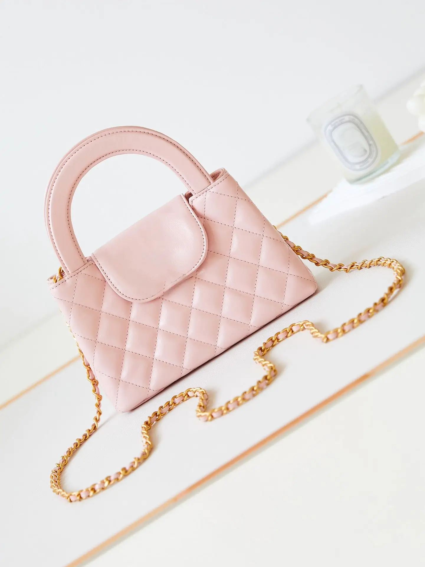 Mini Crossbody Oil Wax Leather Diamond Grid Chain Women's Bag High Version
Mini Crossbody Oil Wax Leather Diamond Grid Chain Women's Bag High Version