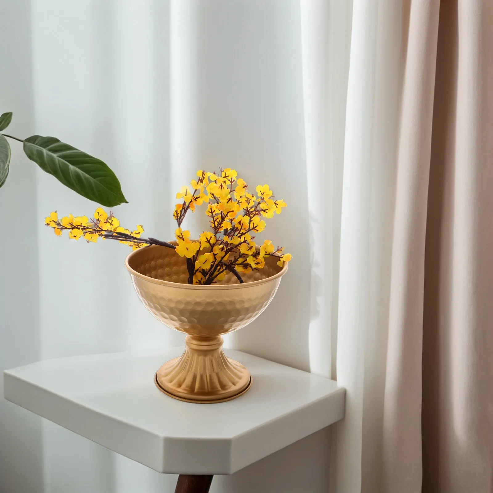 Golden European Style Iron Vase Decorative Flower Urn Wedding Centerpiece Metal Floral Stand for Artificial Flowers Home Decor
Golden European Style Iron Vase Decorative Flower Urn Wedding Centerpiece Metal Floral Stand for Artificial Flowers Home Decor