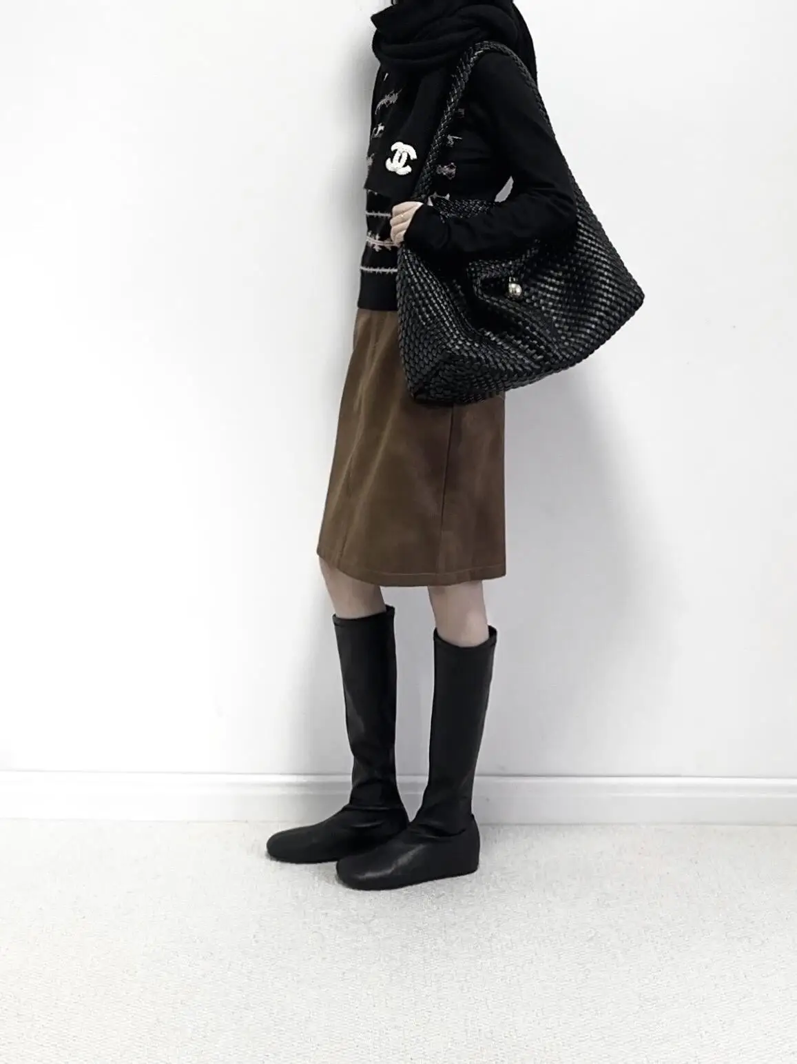 High Quality Suede Skirt Women's Autumn Winter New Style Versatile Straight Cut Golden Brown Leather Skirt High Waist
High Quality Suede Skirt Women's Autumn Winter New Style Versatile Straight Cut Golden Brown Leather Skirt High Waist