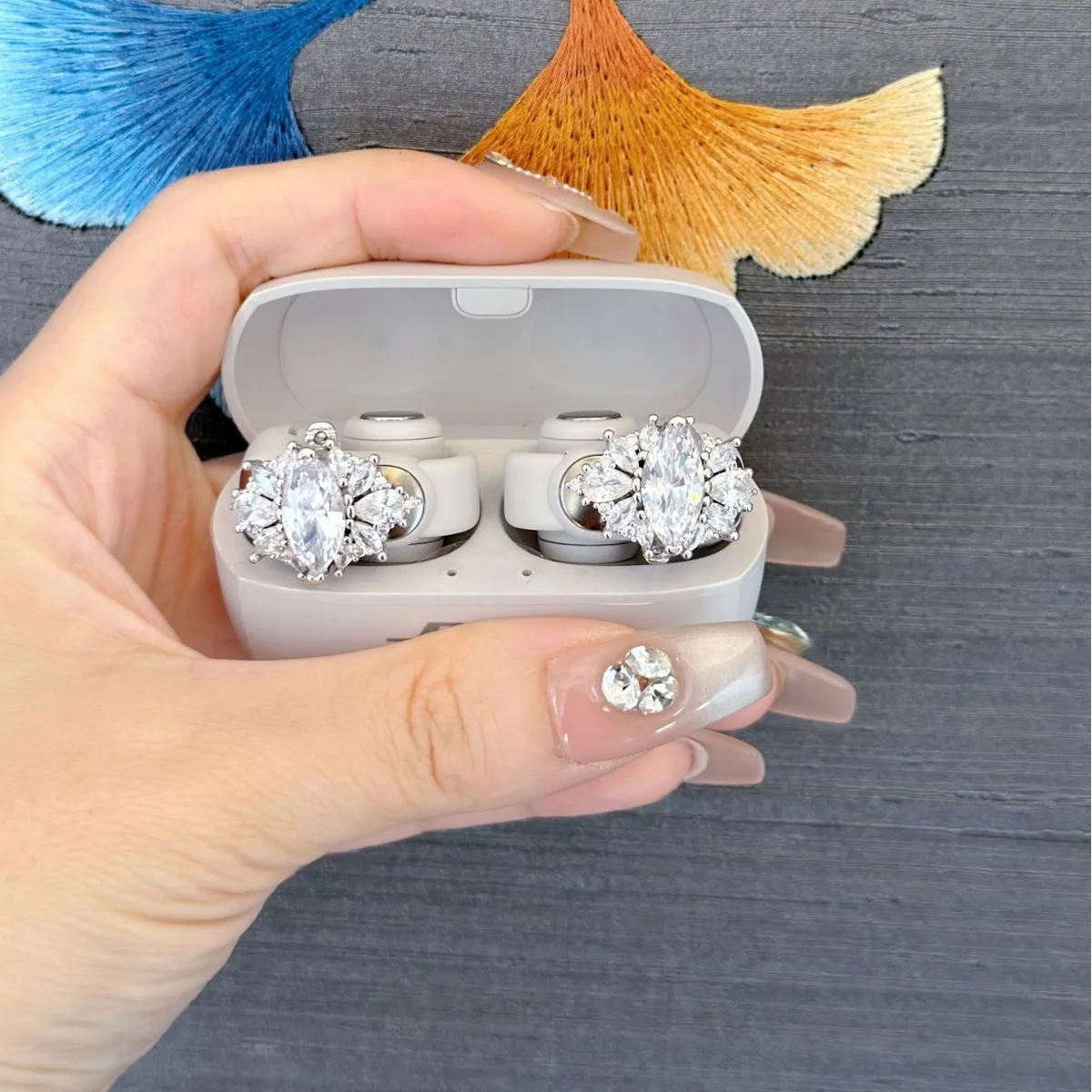 Open Type Diamond Wireless Bluetooth Headphones CVC Dual Microphone Noise Reduction Earphones Bluetooth5.3 HIFI Stereo Headset
Open Type Diamond Wireless Bluetooth Headphones CVC Dual Microphone Noise Reduction Earphones Bluetooth5.3 HIFI Stereo Headset