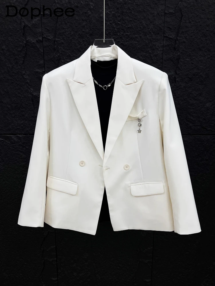 High-end Simple Metal Decorative Small Blazers Men's 2025 Autumn New Handsome Loose Shoulder Padded Double-breasted Suit Jackets
High-end Simple Metal Decorative Small Blazers Men's 2025 Autumn New Handsome Loose Shoulder Padded Double-breasted Suit Jackets