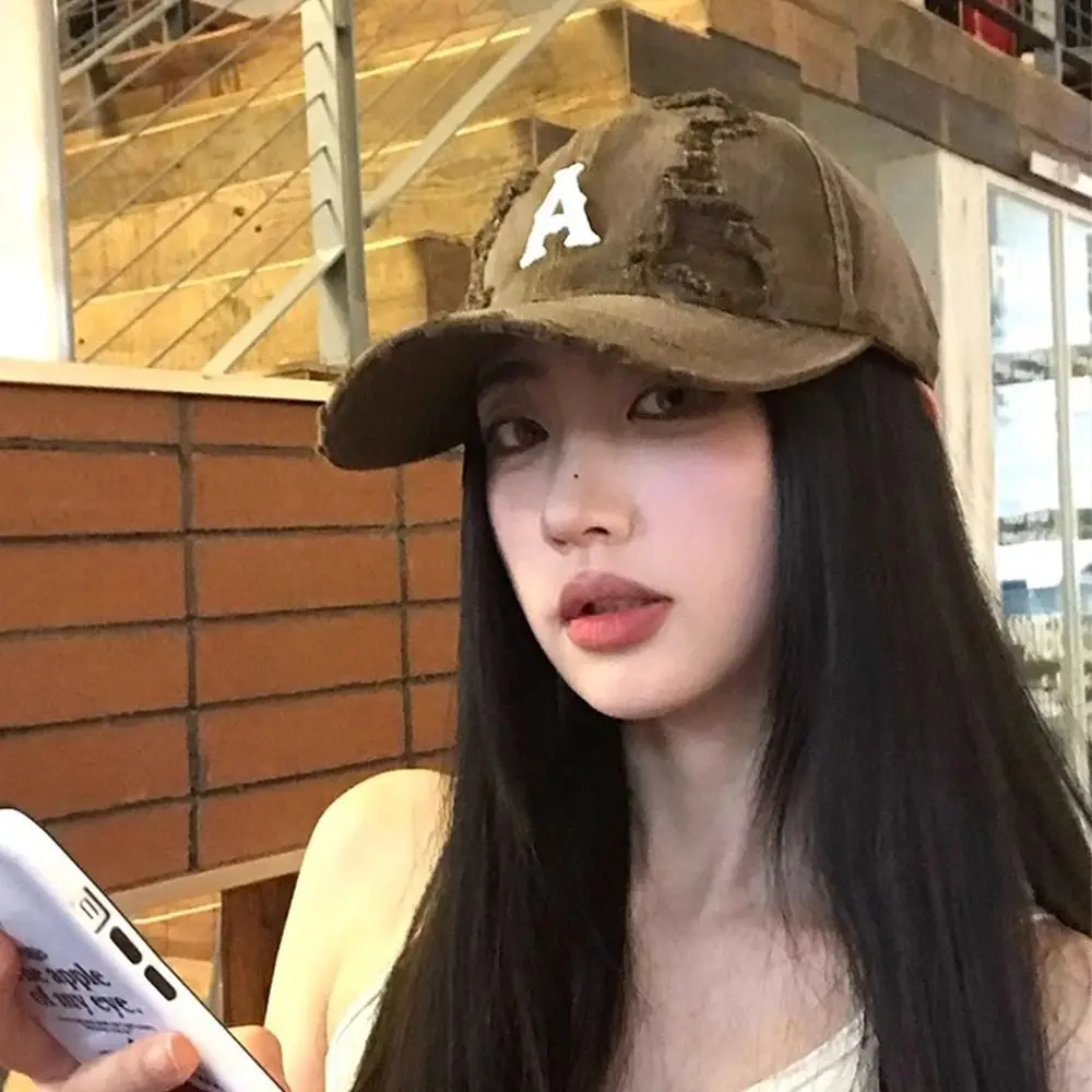 Fashion Vintage Letter Baseball Hat Y2k Gothic Holes Peaked Cap Embroidery Visor Snapback Cap Teenagers
Fashion Vintage Letter Baseball Hat Y2k Gothic Holes Peaked Cap Embroidery Visor Snapback Cap Teenagers