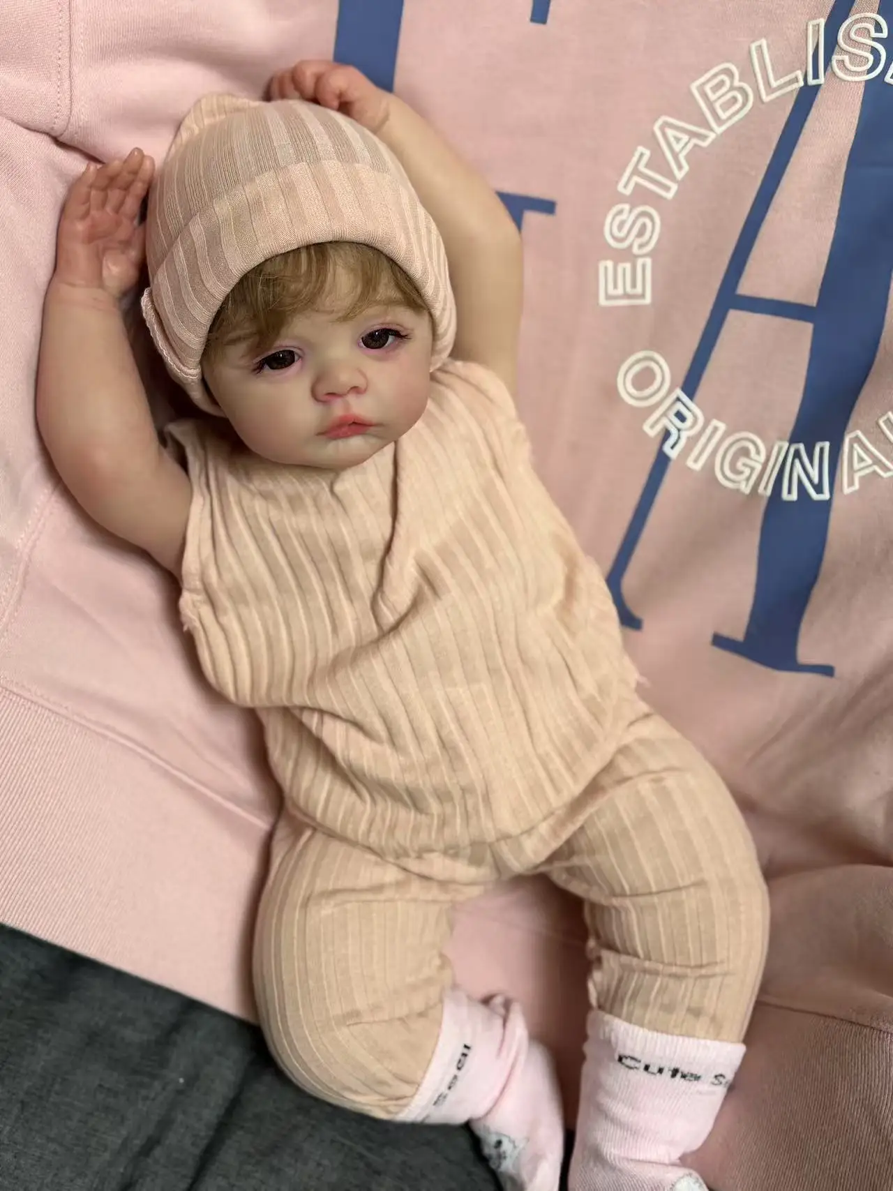 FBBD индивидуальная ограниченная поставка 17 дюймов Reborn Baby Meadow с укорененными волосами, уже готовая кукла с милым платьем
FBBD индивидуальная ограниченная поставка 17 дюймов Reborn Baby Meadow с укорененными волосами, уже готовая кукла с милым платьем