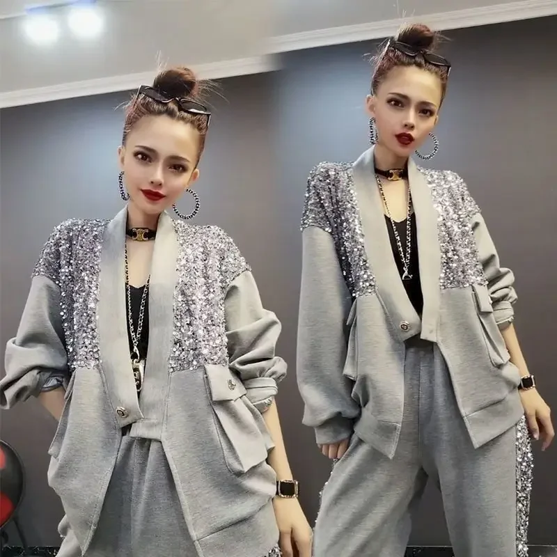 Fashion Suits Women 2024 Autumn New Korean Stitching Heavy Industry Sequins Loose Single Port Jacket Casual Trousers 2 Piece Set
Fashion Suits Women 2024 Autumn New Korean Stitching Heavy Industry Sequins Loose Single Port Jacket Casual Trousers 2 Piece Set